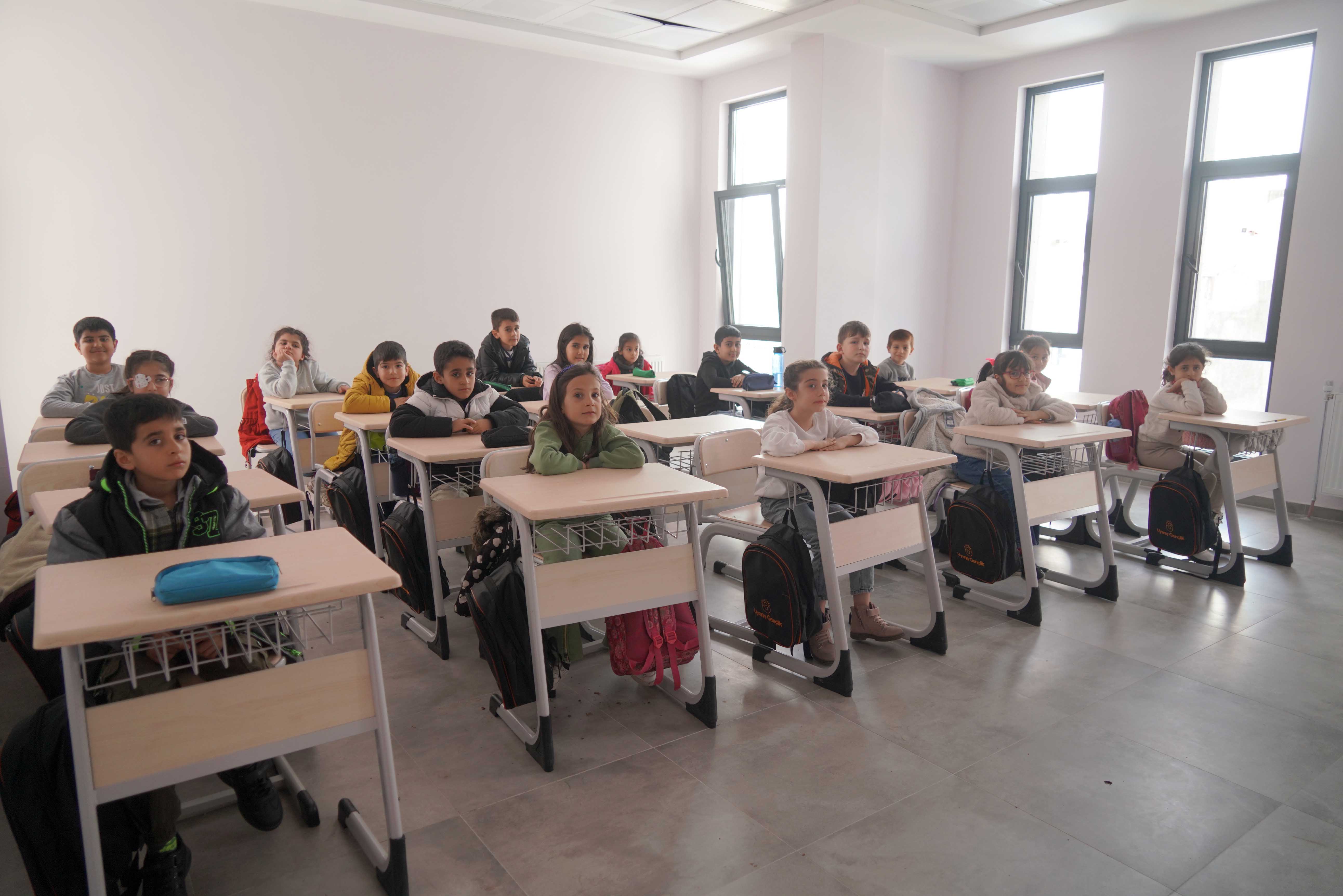 Diyarbakır’da Kutbettin Arzu Bilgi Evi ve Akademi Lise açıldı
