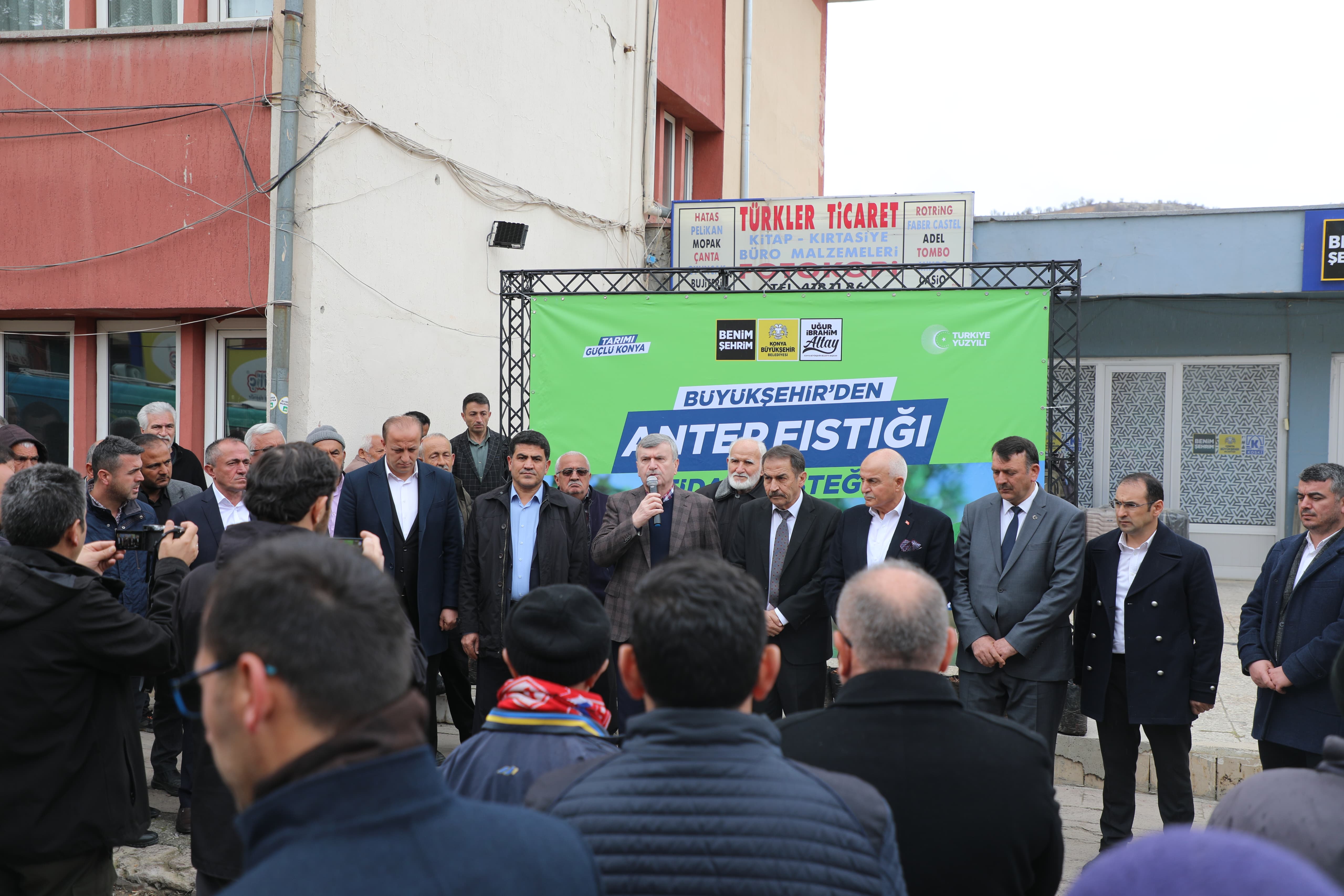 Konya Büyükşehir Belediyesi, fide ve fidan desteğine devam ediyor
