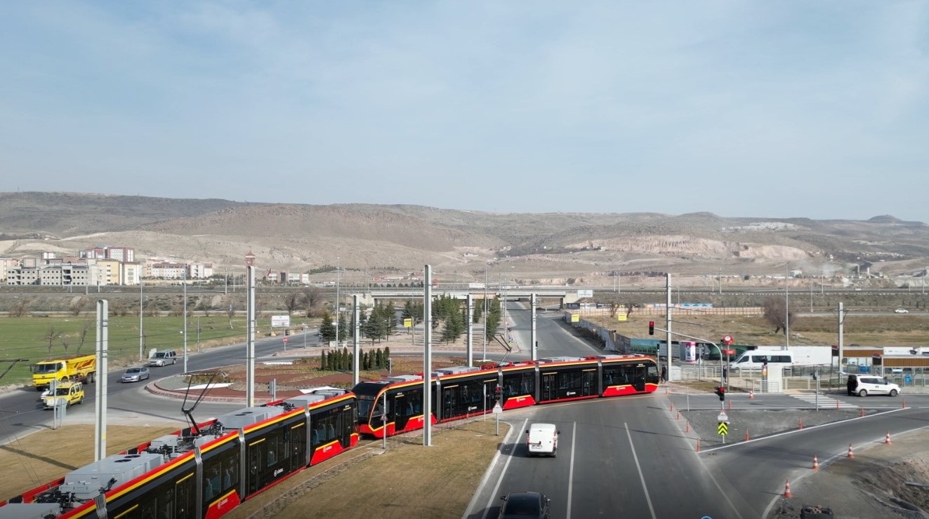 Kayseri Büyükşehir, raylı ulaşım sistemini genişletiyor