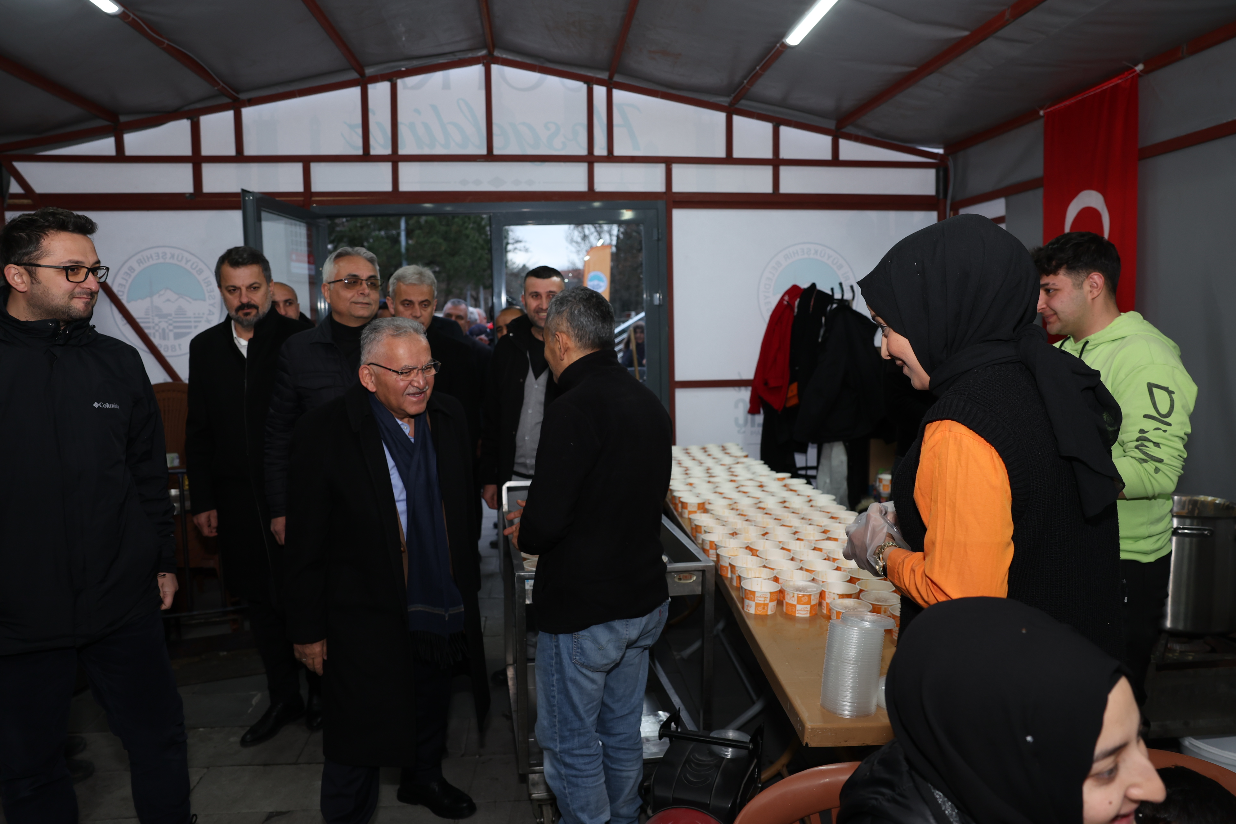 Başkan Büyükkılıç’tan iftar çadırına ziyaret