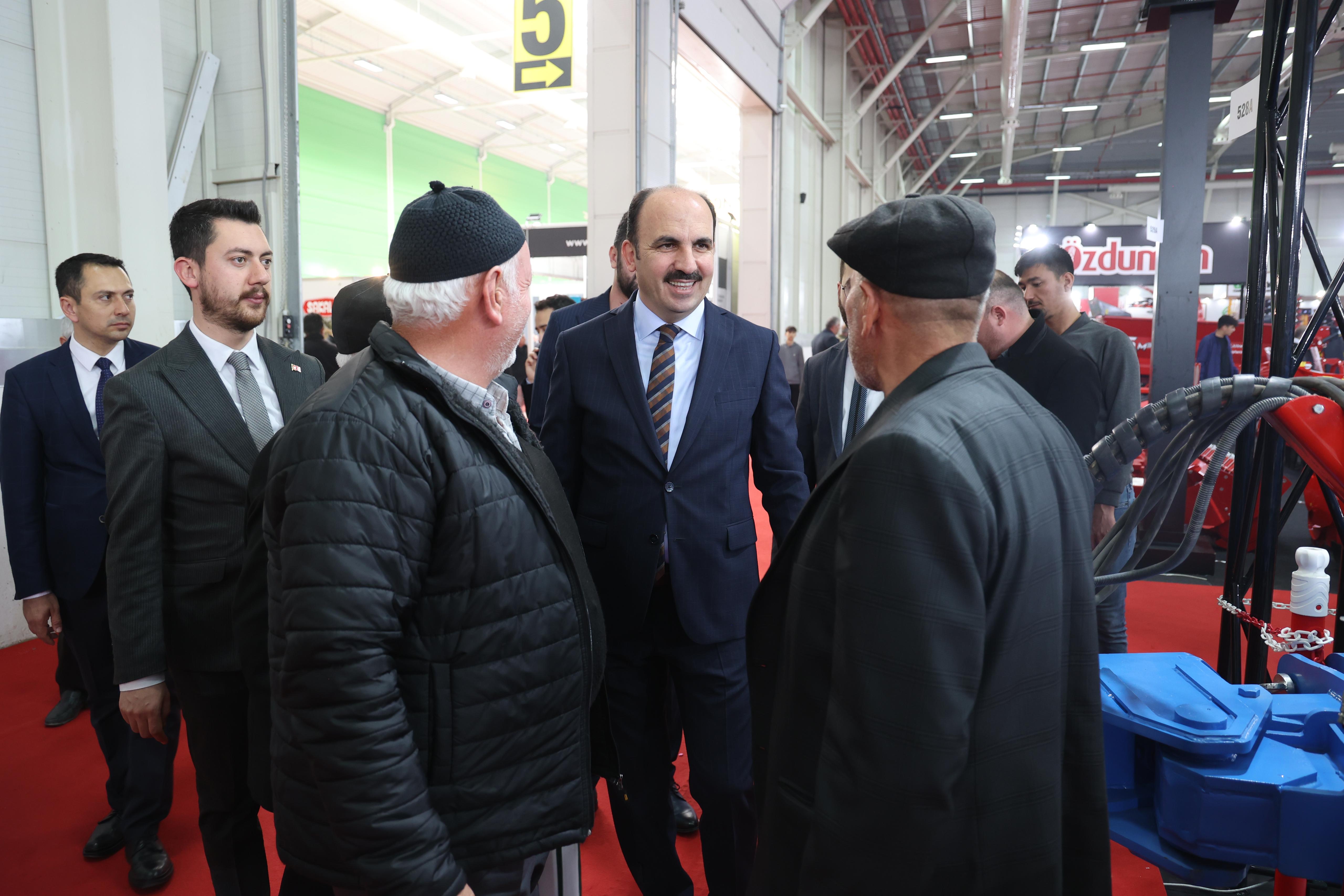 Başkan Altay, Konya Tarım Fuarı’nda firmalarla ve çiftçilerle bir araya geldi