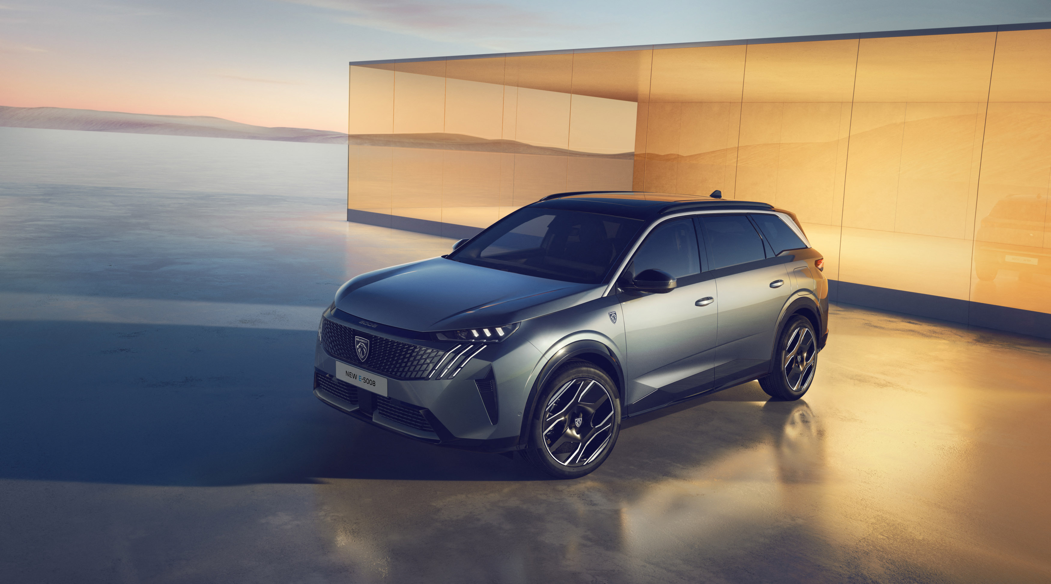 Peugeot, 7 koltuklu SUV’U yeni E-5008’i tanıttı