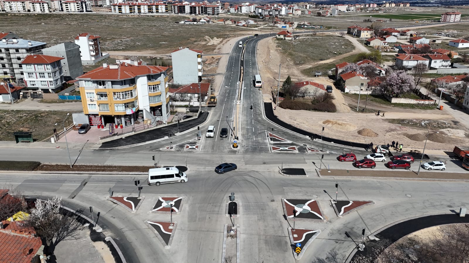 Yaşar Kemal Bulvarı’nda 2. Etap araç trafiğine açıldı