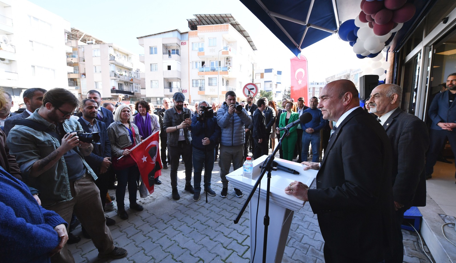 Halkın Kasabı’nın Buca Akıncılar şubesi açıldı