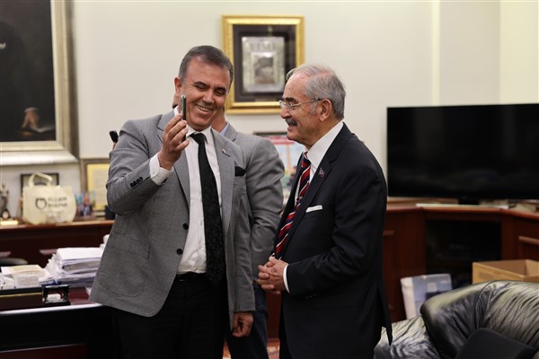 Adana heyeti, Başkan Büyükerşen’i ziyaret etti