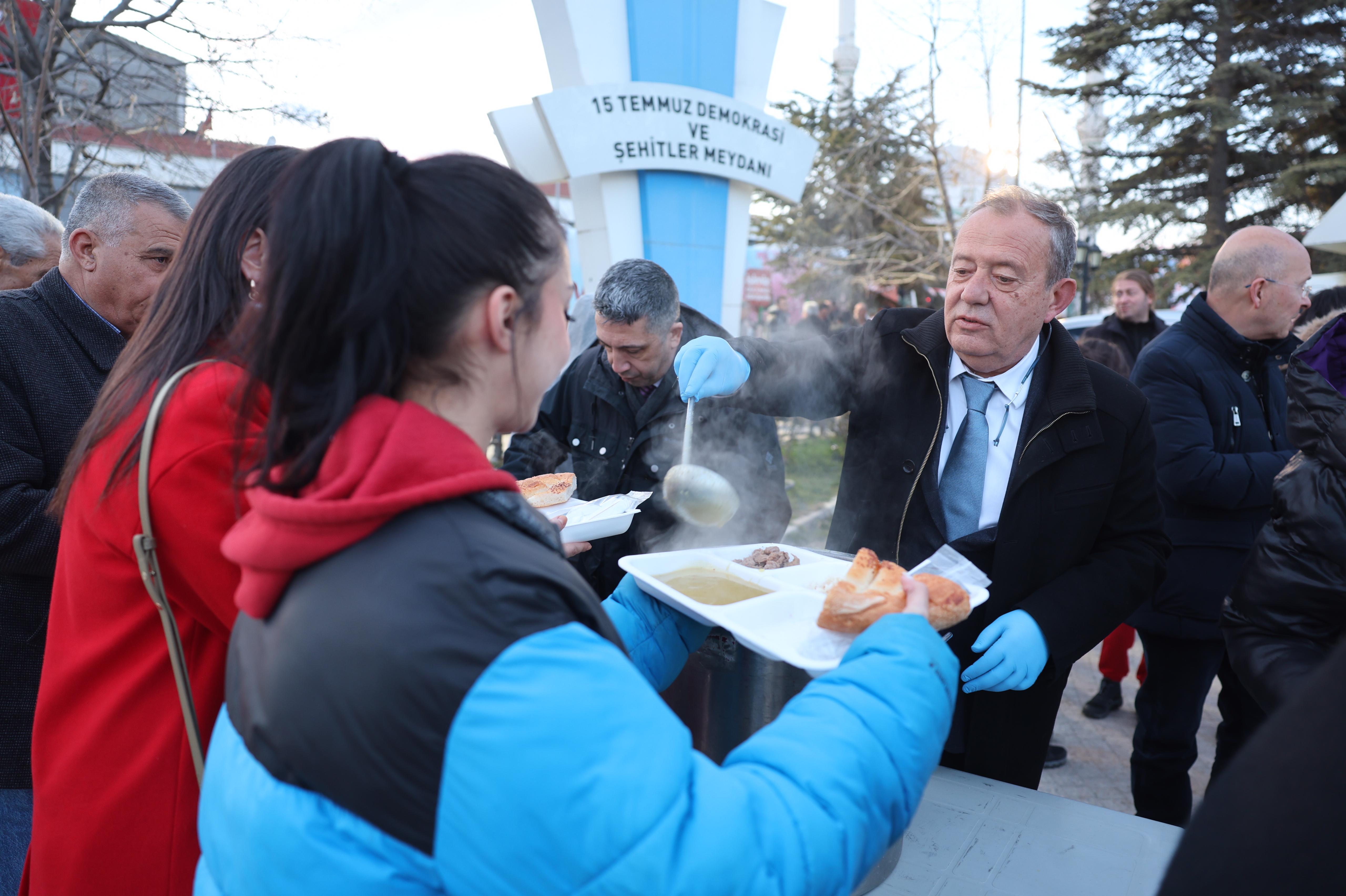 Eskişehir Büyükşehir Belediyesi, Alpu’da iftar verdi