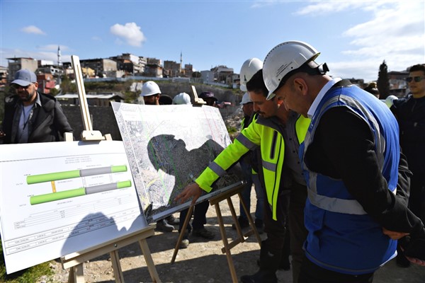Başkan Soyer: “Buca Viyadüğü ve Tüneli İzmir trafiği için ciddi bir yatırım”