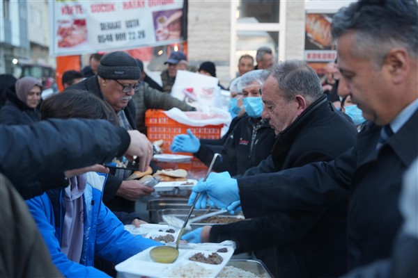 Eskişehir Belediyesi, Çifteler’de iftar programı düzenledi