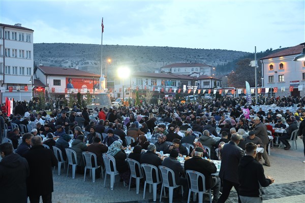 Eskişehir Büyükşehir Belediyesi, iftar programlarına devam ediyor
