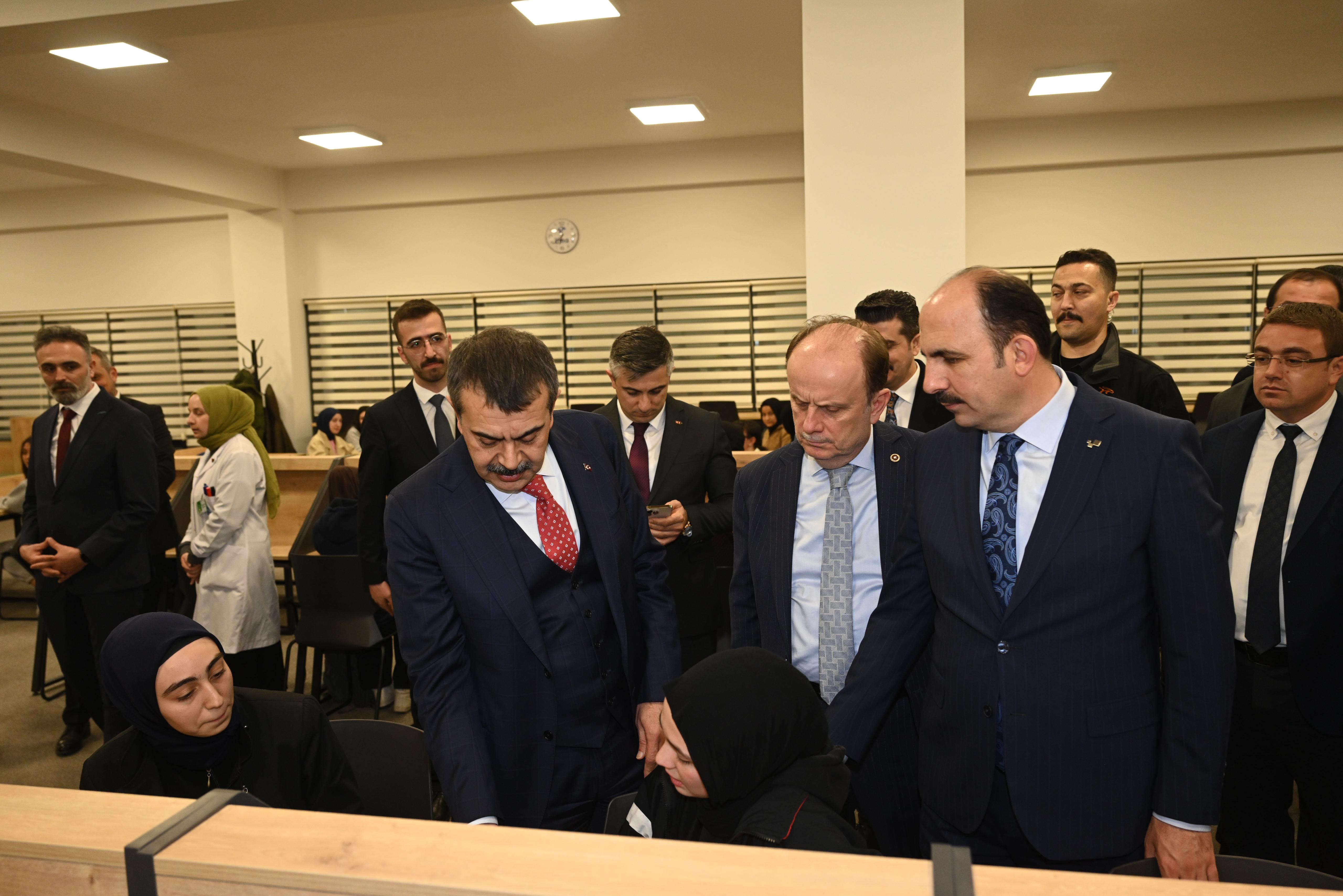Konya’da Nizamülmülk Bilgehanesi ve Lise Medeniyet Akademisi açıldı