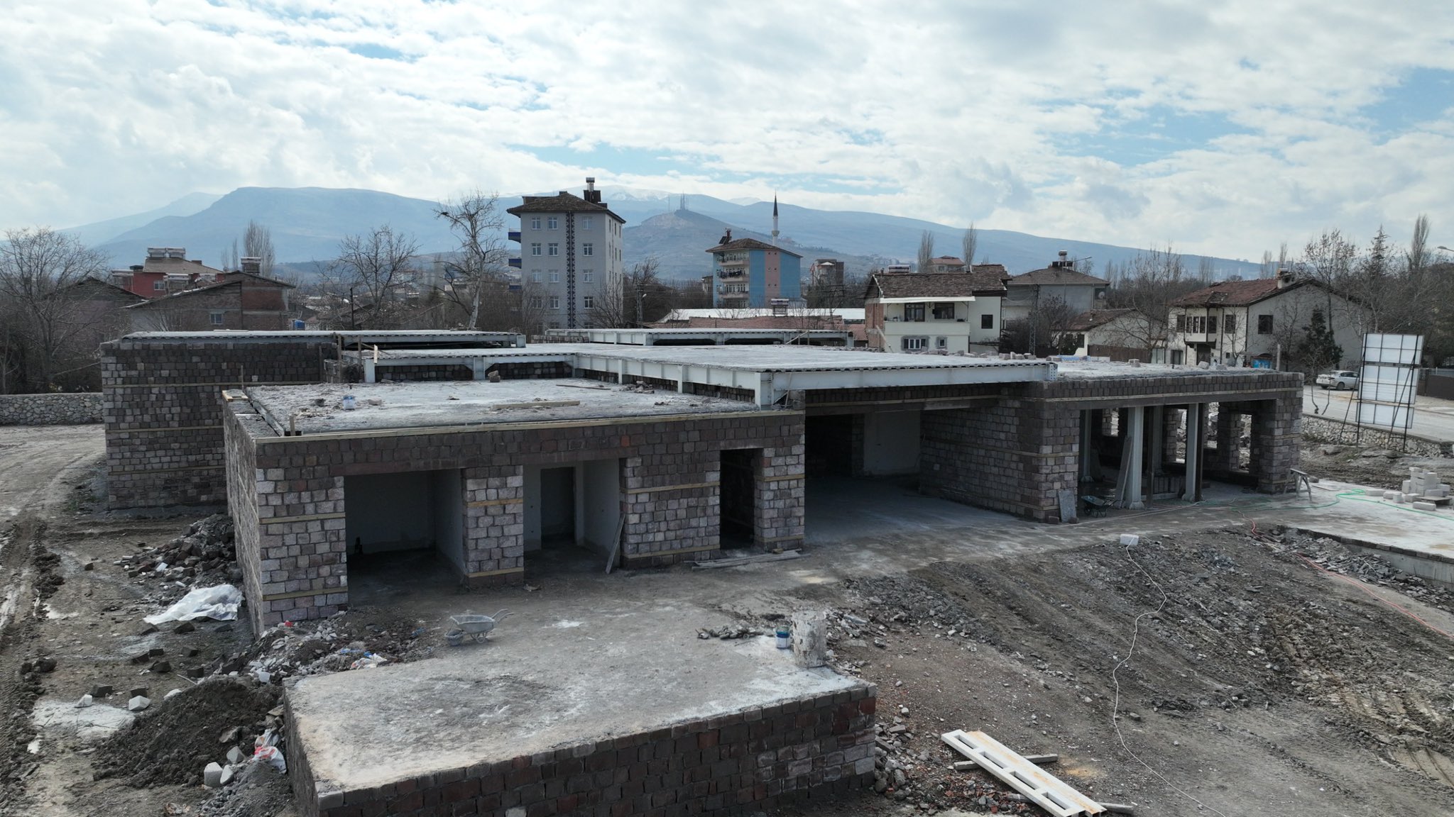 Başkan Gürkan, Arslantepe Höyüğü Tanıtım ve Karşılama Merkezi’ni inceledi