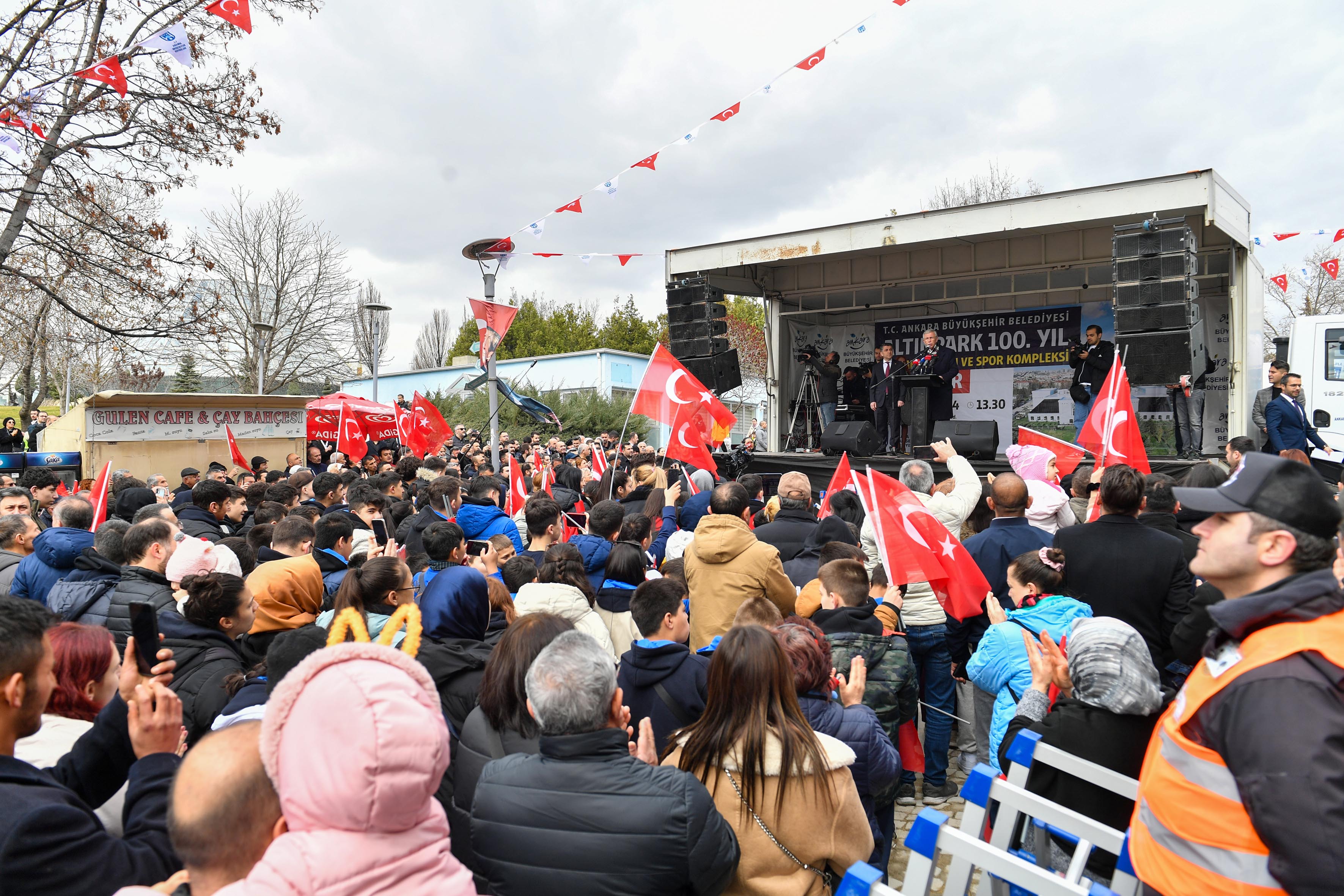 Altınpark 100. Yıl Yüzme Havuzu ve Spor Kompleksi açıldı