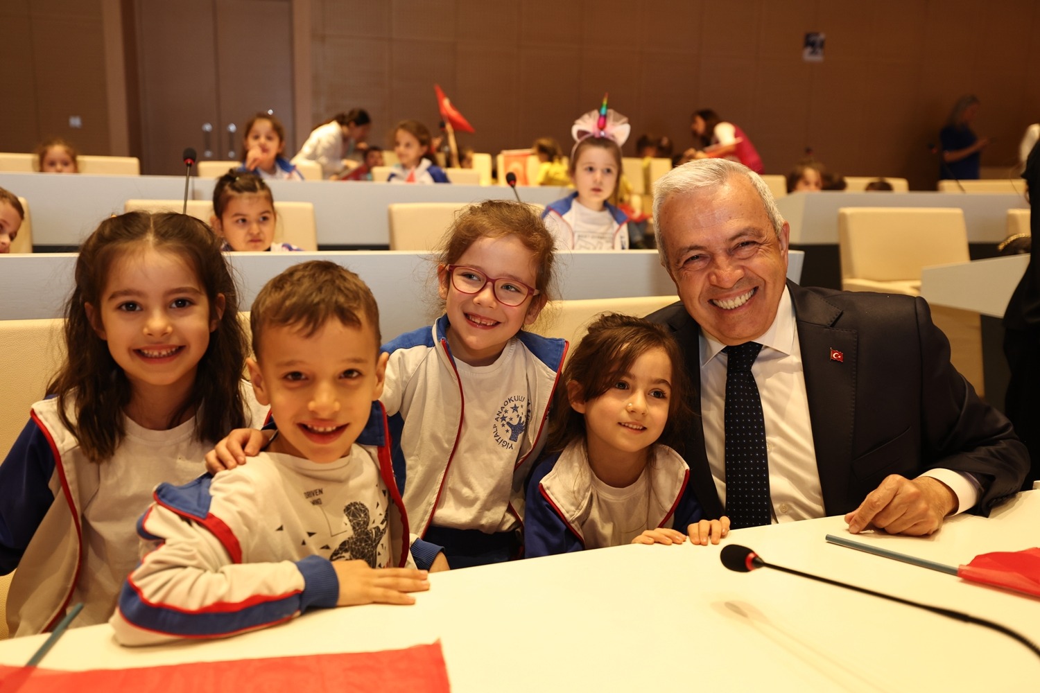 Öğrenciler, Başkan Özdemir ile Barış Meclisi Salonu’nda buluştu
