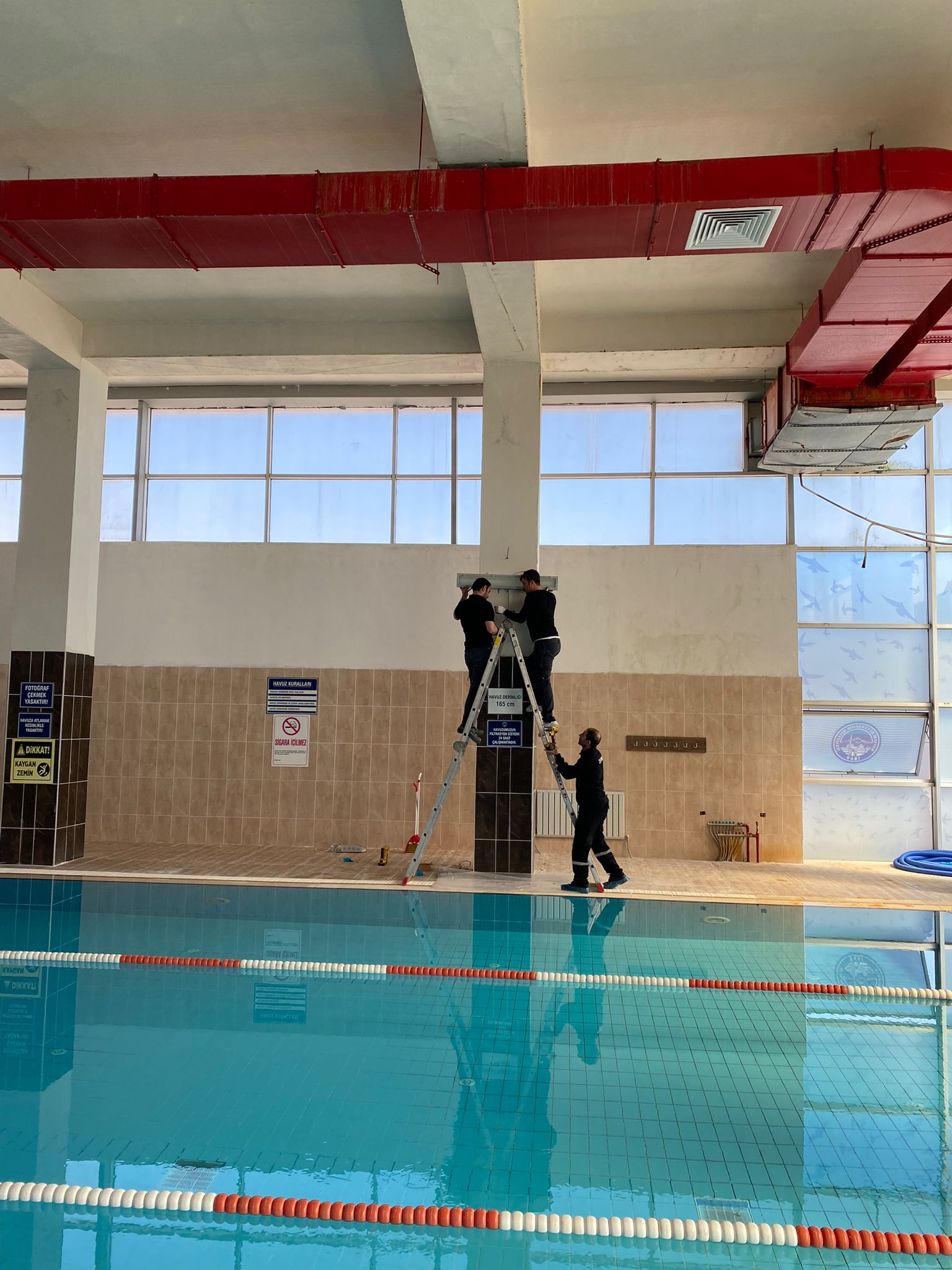Kayseri Büyükşehir, yüzme havuzlarına bakım ve onarım çalışmalarını sürdürüyor