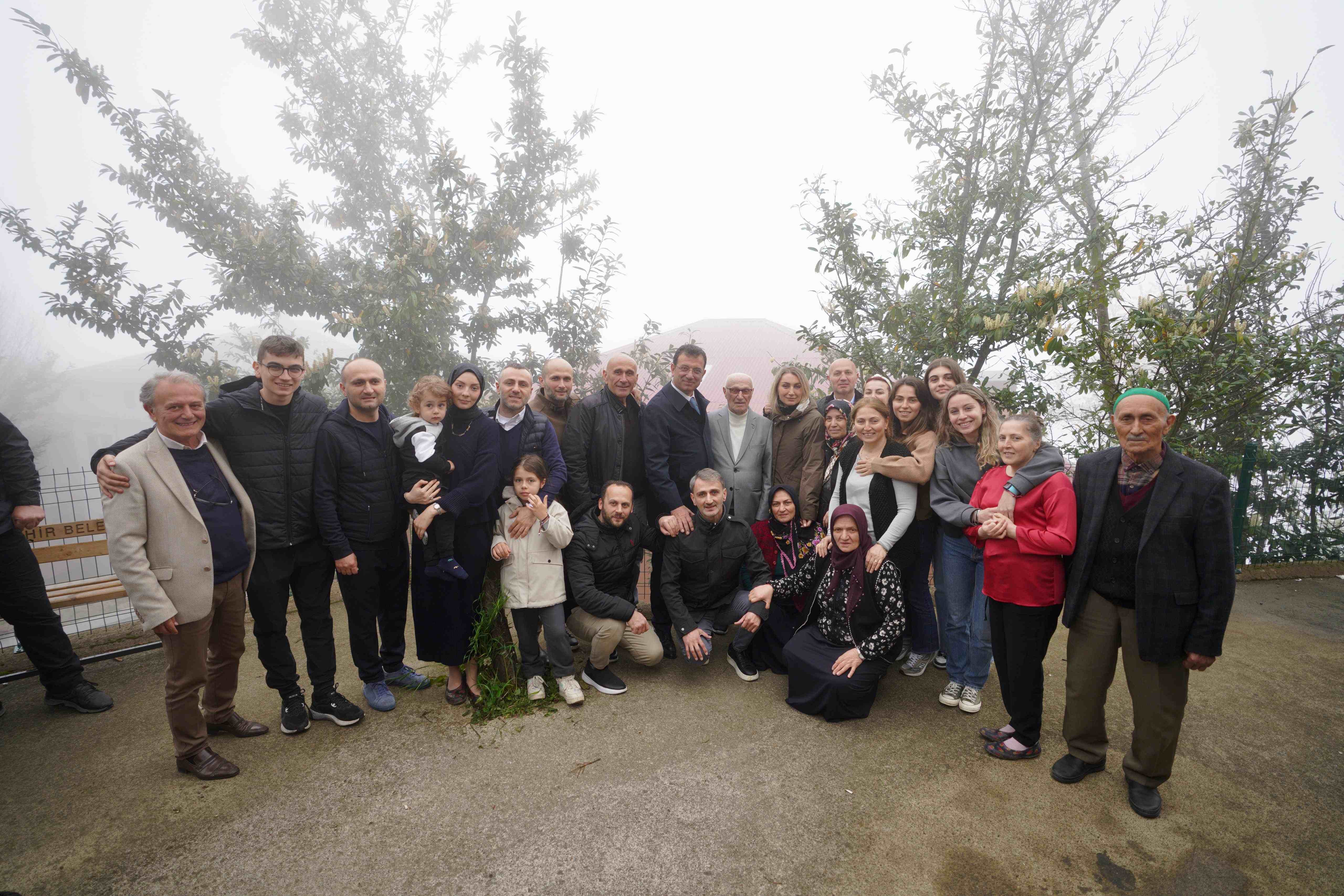 İmamoğlu ailesi, bayram ve mezarlık ziyaretleri için Trabzon’da