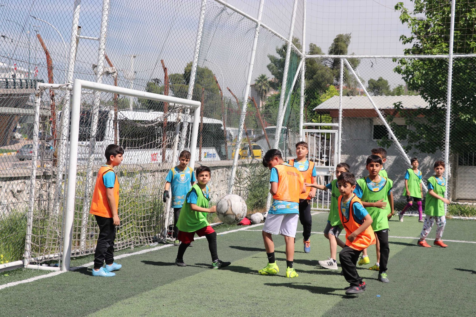 Haliliye’de Futbol Okulu ile genç yetenekler yetişiyor