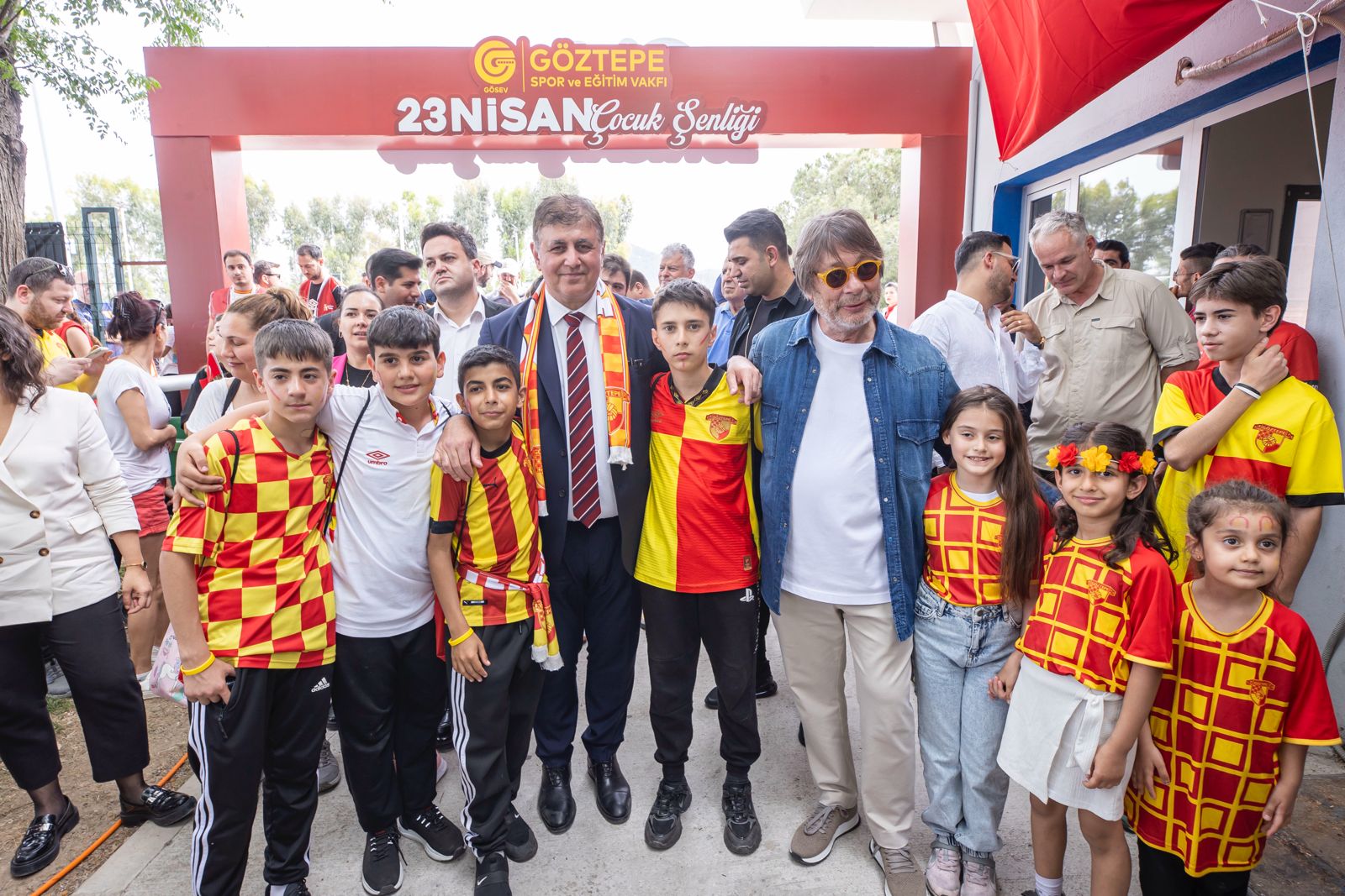 Başkan Tugay: “Bütün İzmir’in belediye başkanıyım”