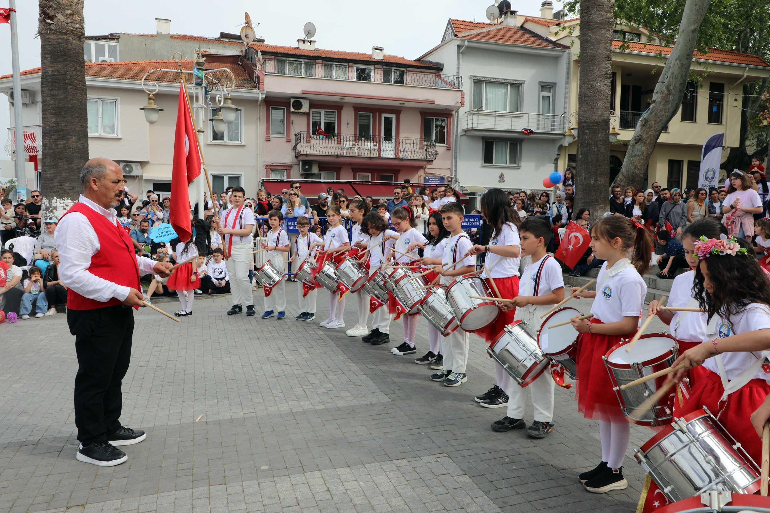 Mudanya’da 23 Nisan Ulusal Egemenlik ve Çocuk Bayramı etkinliklerle kutlandı