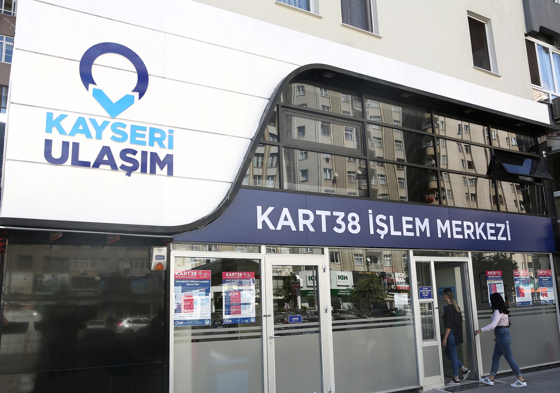 Kayseri Büyükşehir’den 7 bin öğrenciye ulaşım kartı yardımı