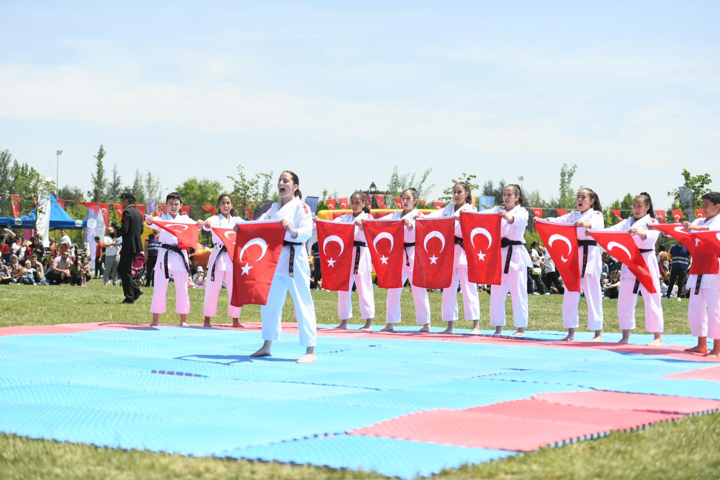 Başkan Büyükkılıç, 19 Mayıs kutlamalarında gençlerle buluştu