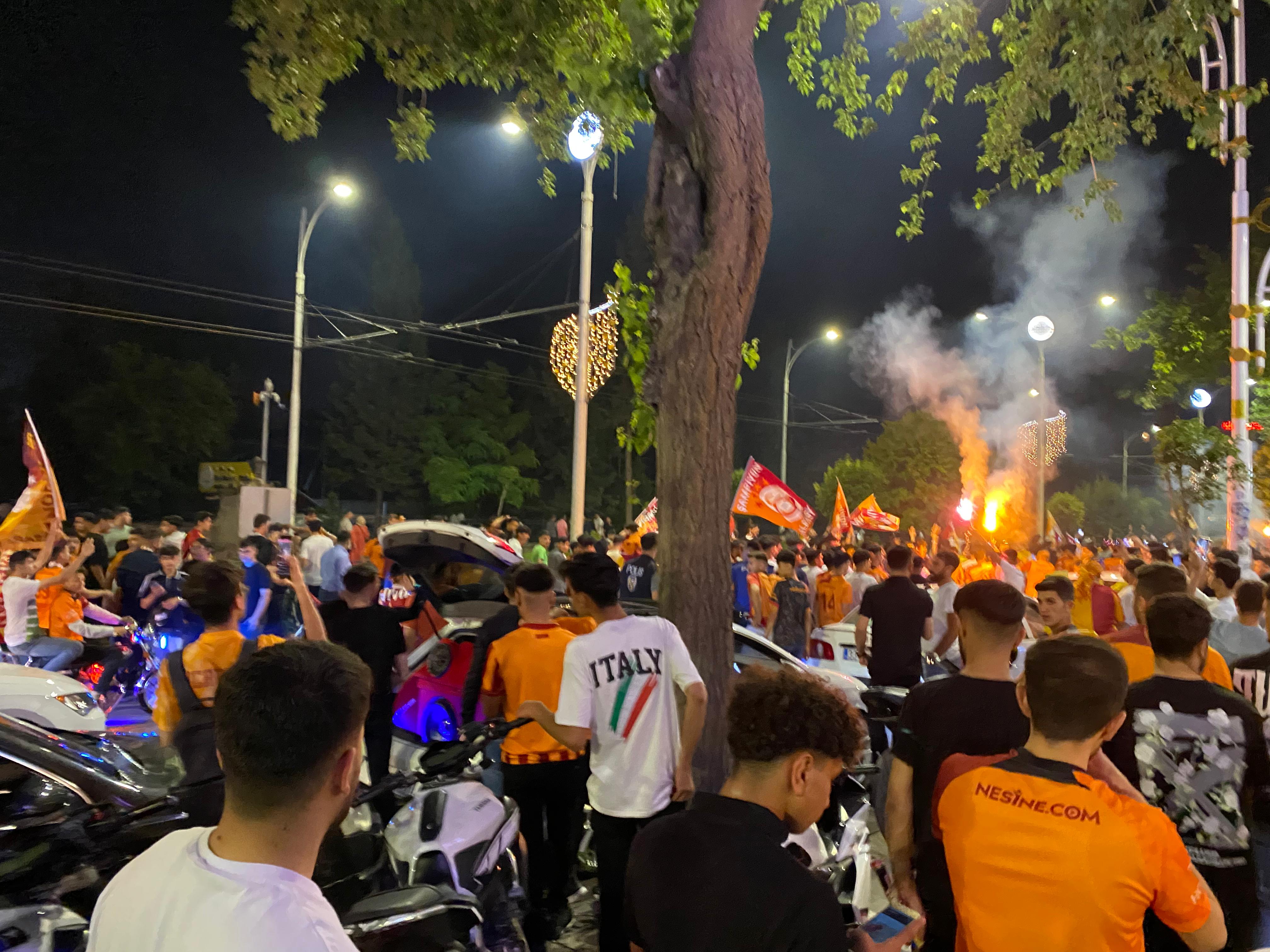 Şanlıurfa’da Galatasaray’ın şampiyonluğu coşkuyla kutlandı