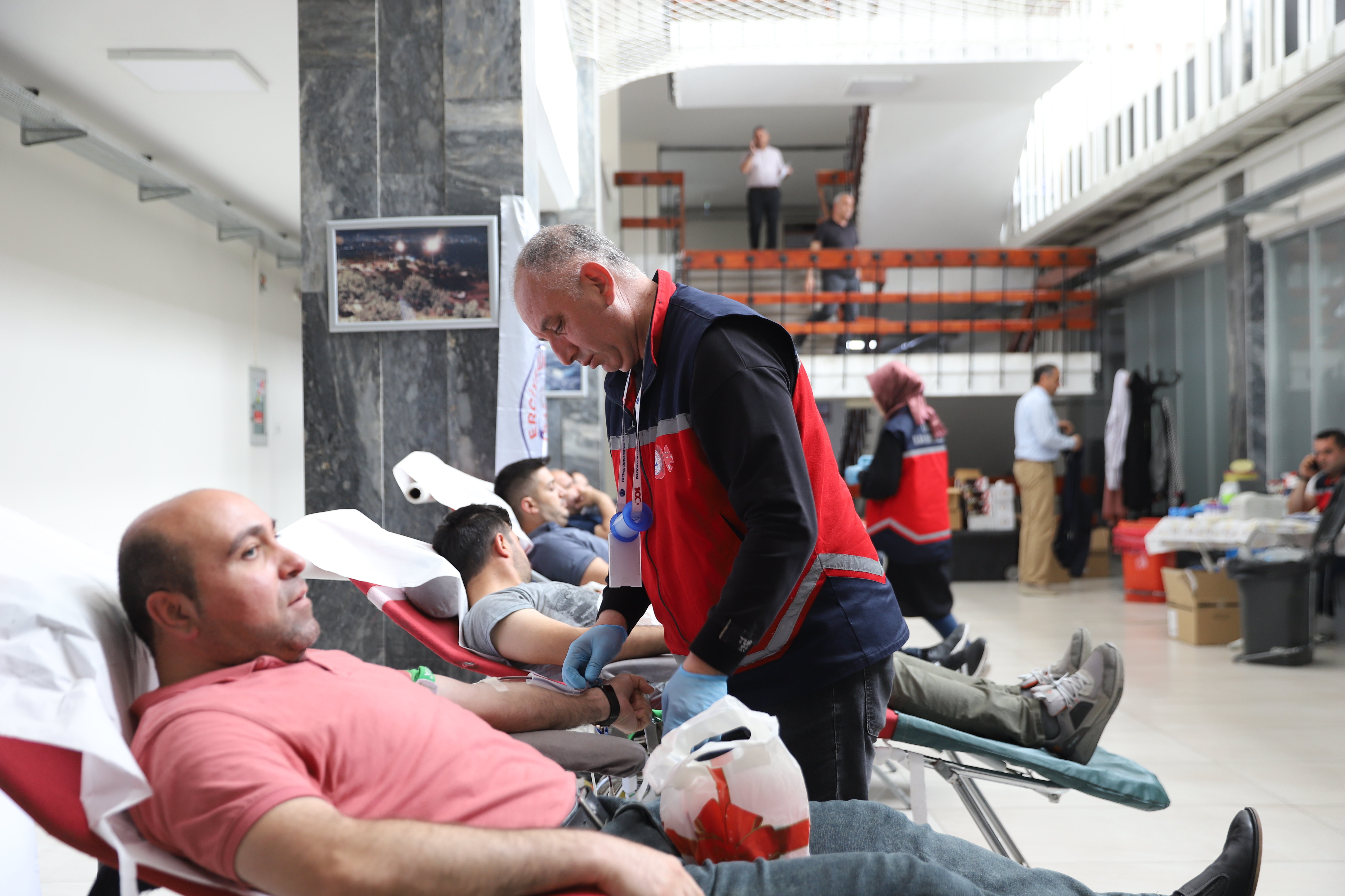 Belediye personelinden ERÜ Kan Merkezi’ne ‘kan bağışı’ desteği