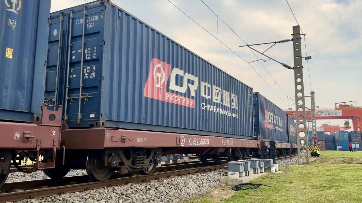 Kuşak ve Yol’un güçlü destekçisi: Çin-Avrupa yük trenleri