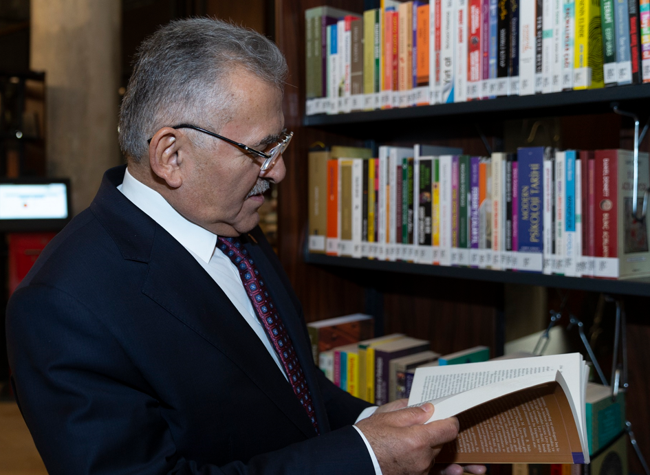 Başkan Büyükkılıç’tan “Kitap Kafe” projesi