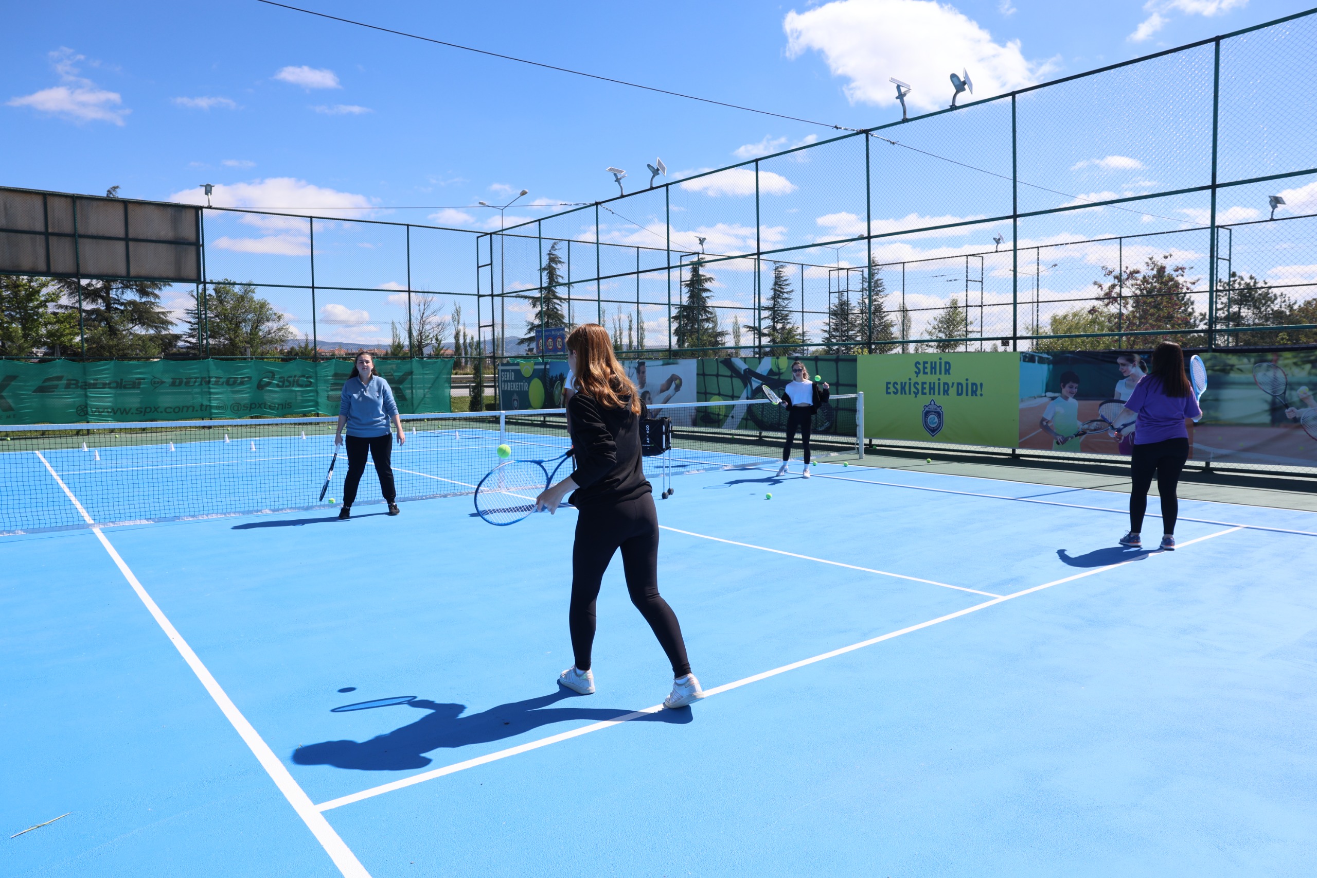 Batıkent Açık Tenis Kortlarında eğitimler başladı