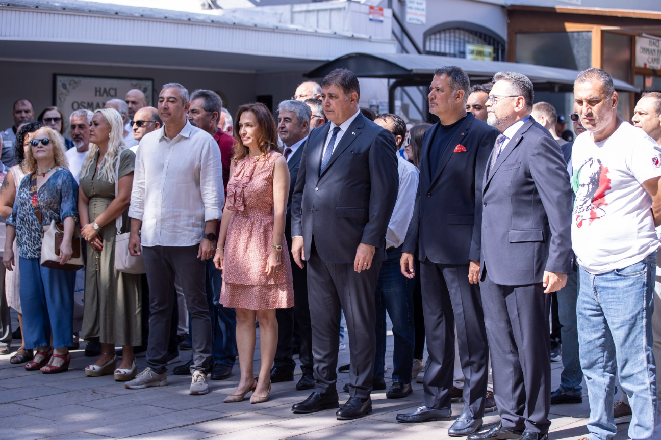 Başkan Tugay, Karşıyaka’da düzenlenen törene katıldı