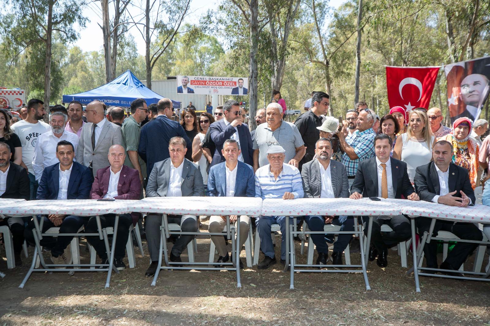 CHP Genel Başkanı Özel: İzmir’in kent estetiğine çok ihtiyacı var