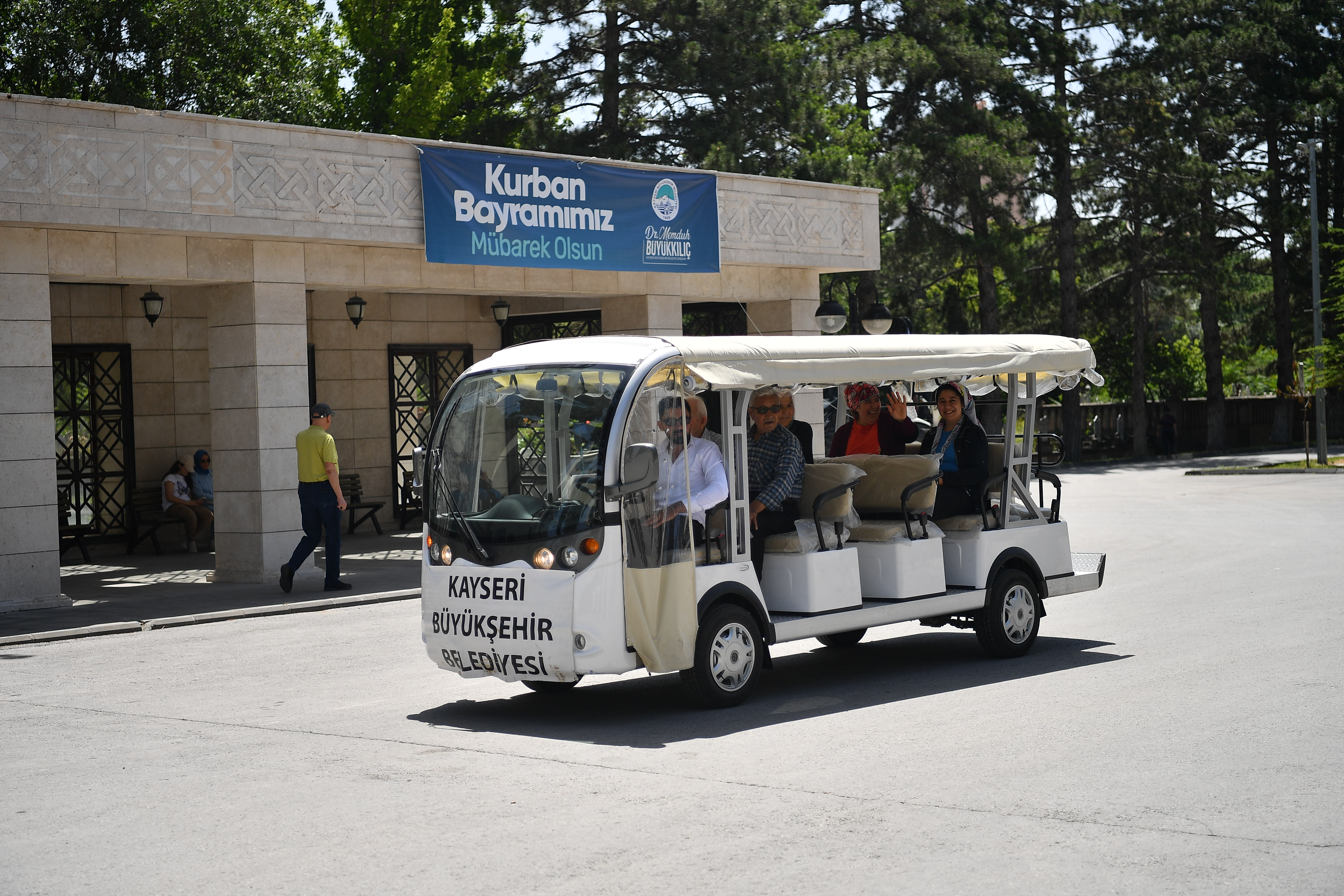 Kayseri’de mezarlıklara ulaşım hizmeti sağlandı