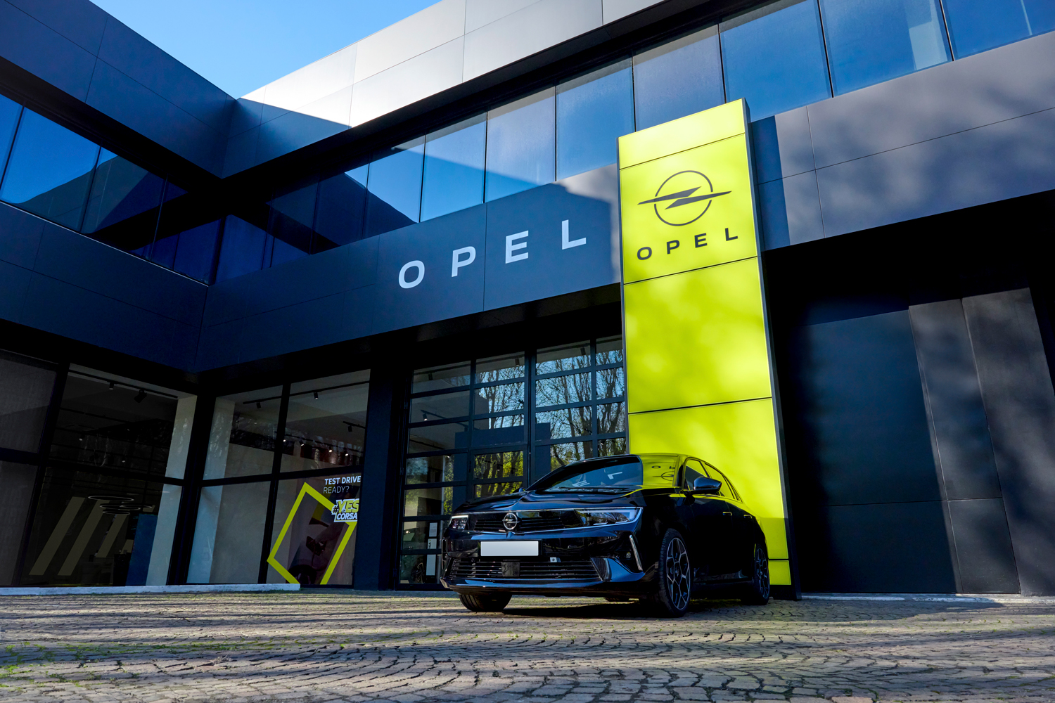 Opel’den yeni showroom konsepti