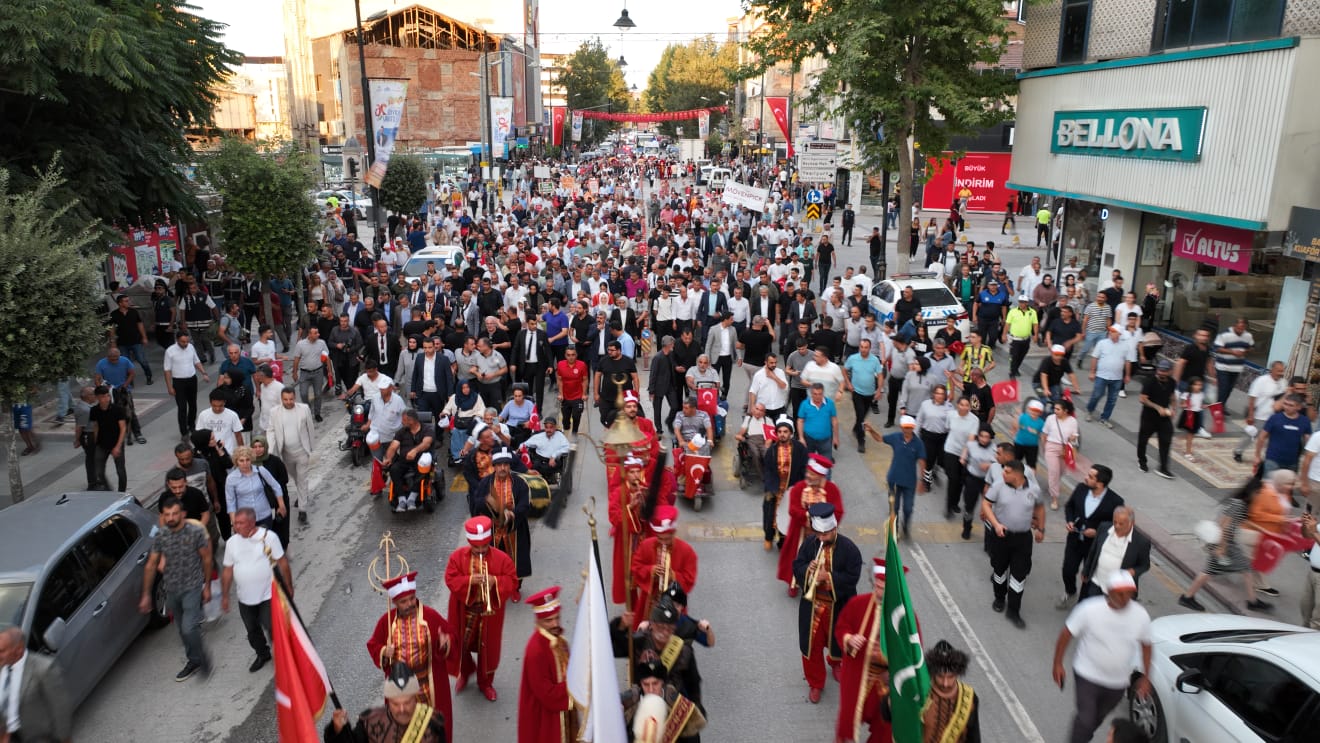 26’ıncı Kültür Sanat Etkinlikleri ve Kayısı Festivali Kortej Yürüyüşü yapıldı