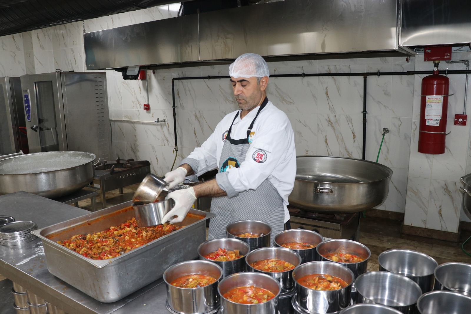 Haliliye Belediyesi’nden 4 bin 198 vatandaşa sıcak yemek hizmeti
