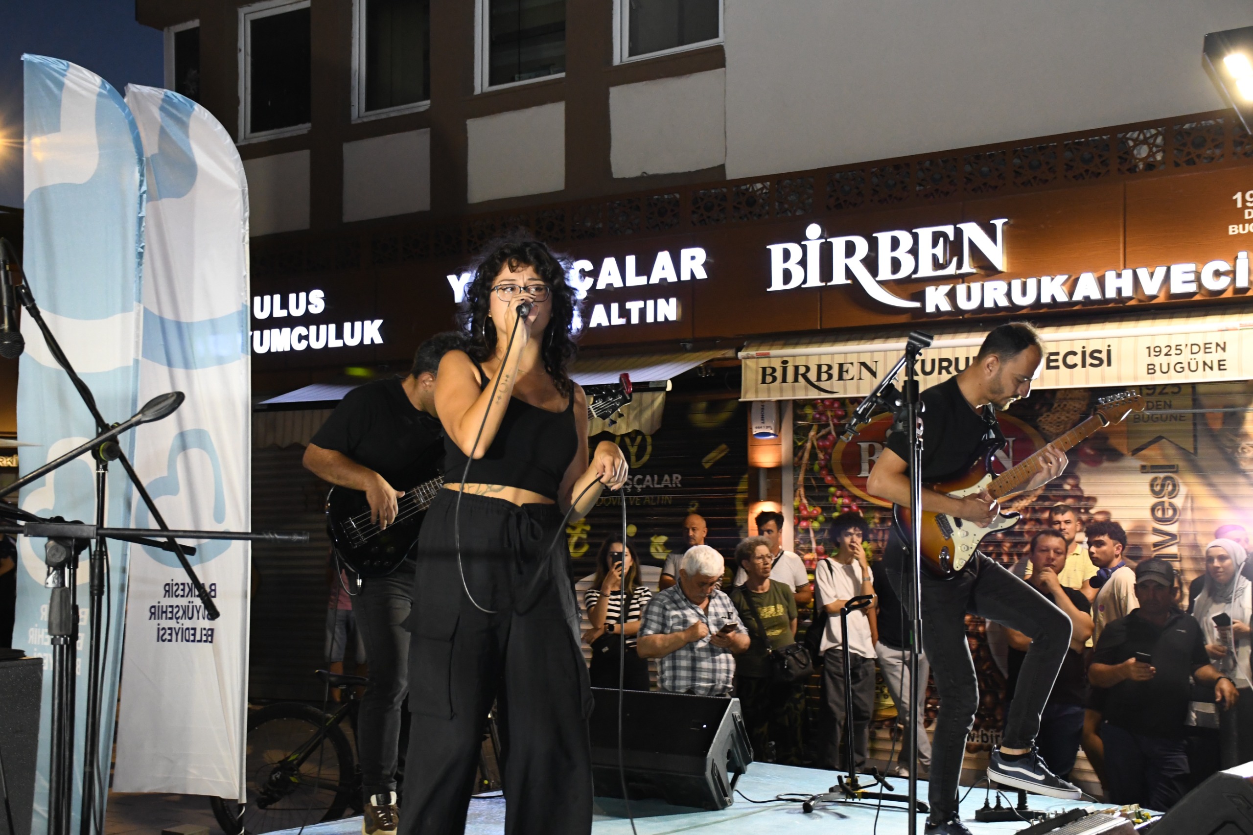 Balıkesir Büyükşehir Belediyesi Konservatuvarı’nın sanatçıları müzikseverlerle buluştu