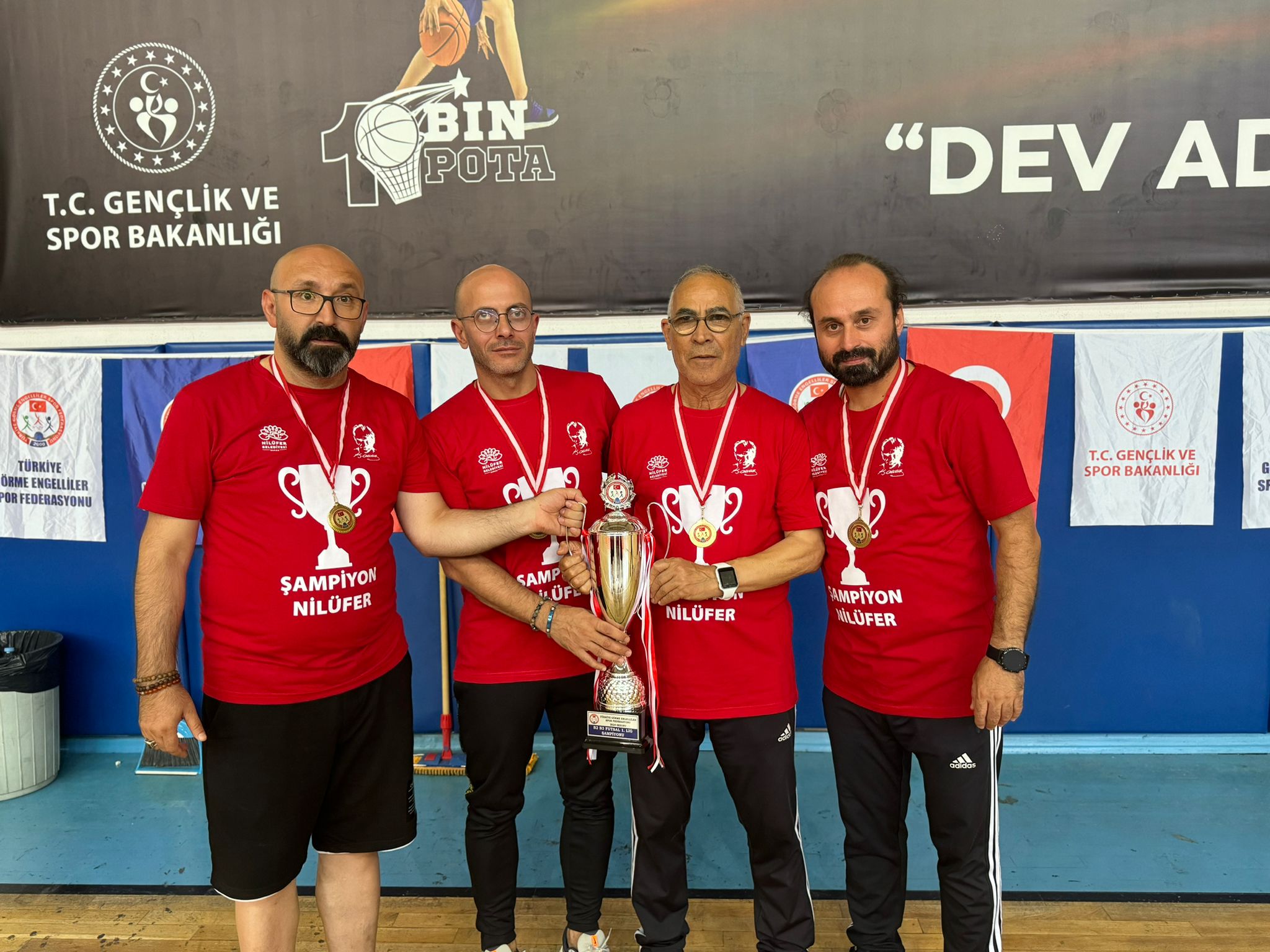 Nilüfer BUGES, B2-B3 Futsal 1 Ligi’nde şampiyon oldu