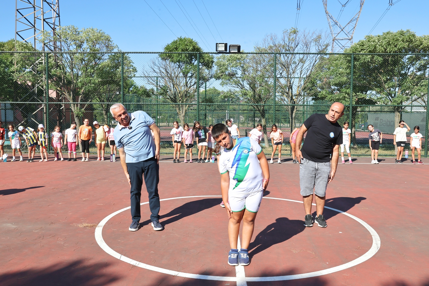 Başkan Özdemir, çocuklarla spor yaptı