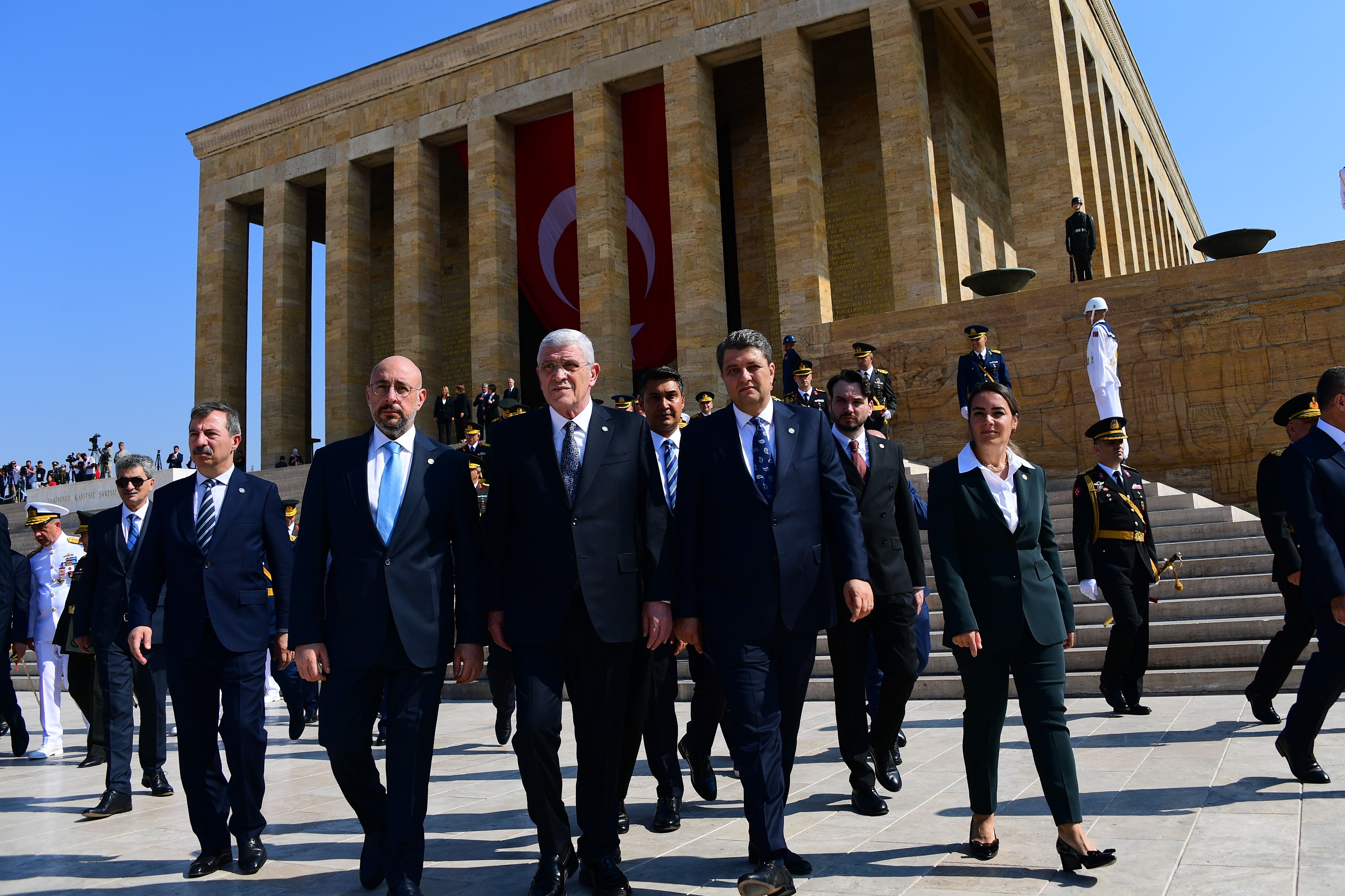 İYİ Parti Genel Başkanı Dervişoğlu, Anıtkabir’deki törene katıldı