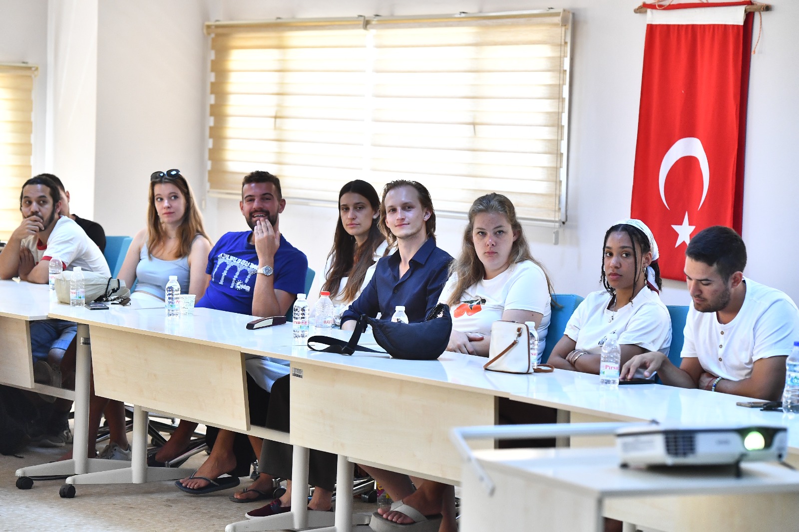 İzmir’de Gençlik Hakları Çalıştayı başladı
