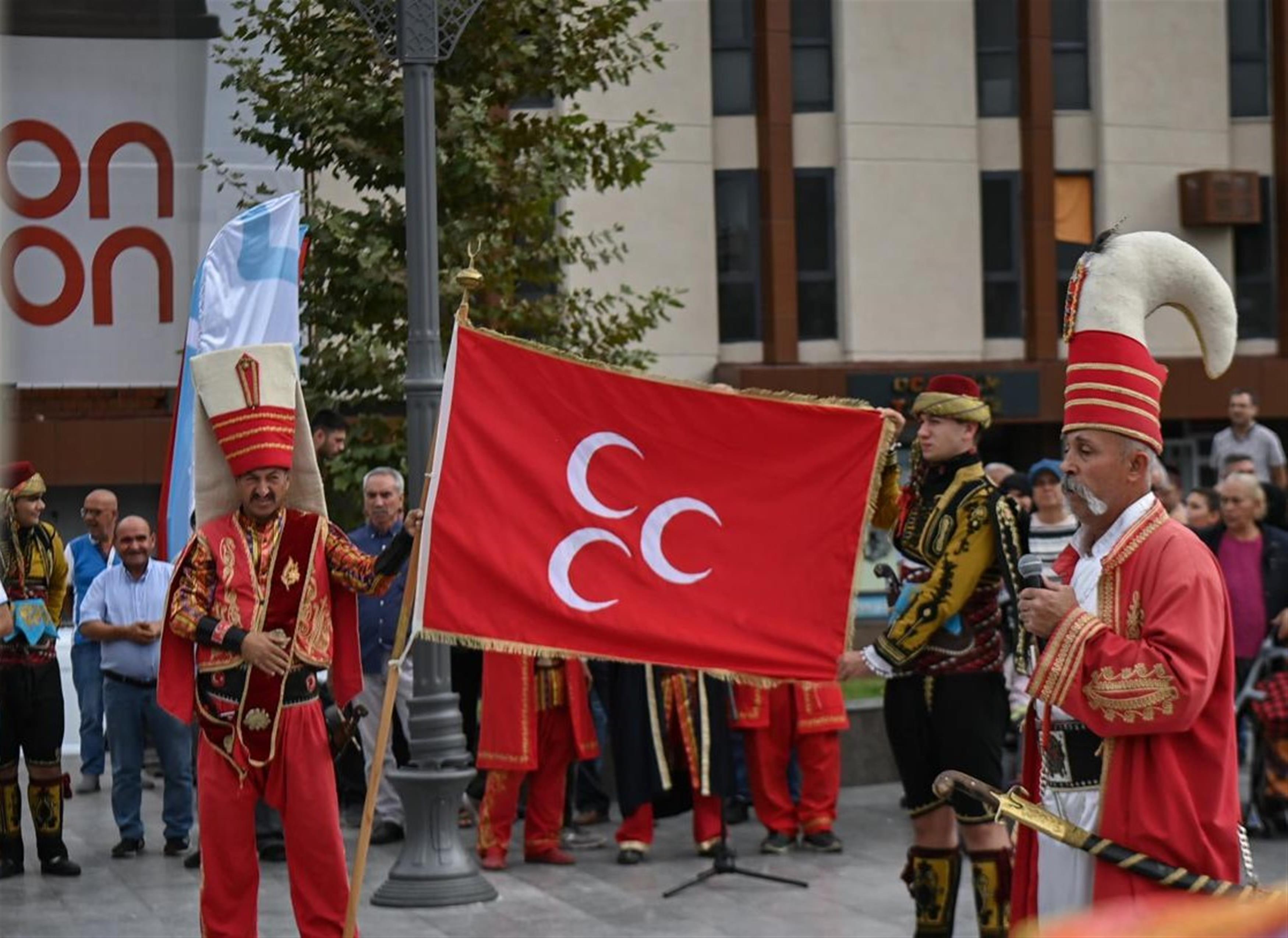 Başkan Akın: Alın teriyle evine ekmek götüren esnafımızın yanındayız