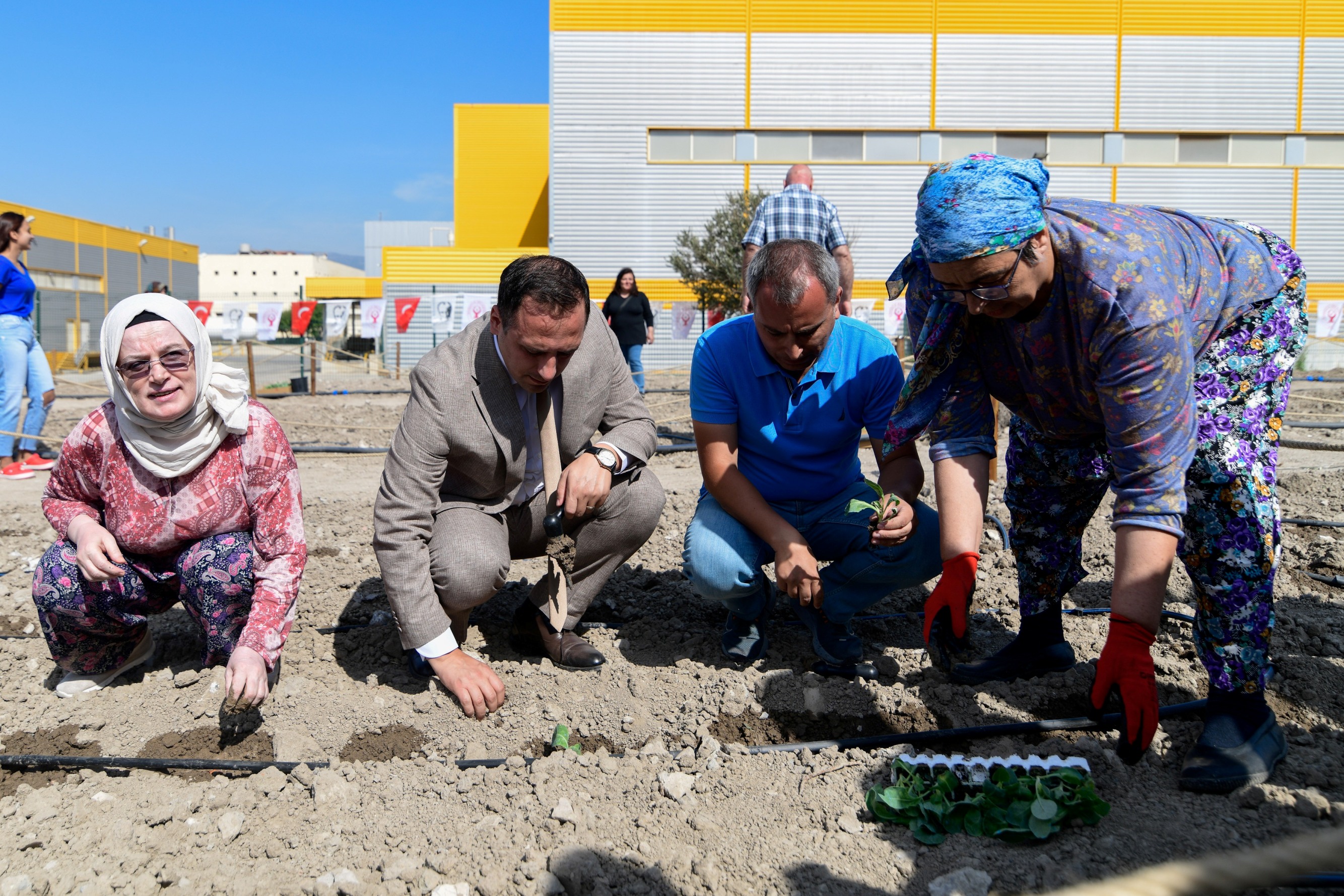 Bornova Pınarbaşı Kent Bostanı açıldı