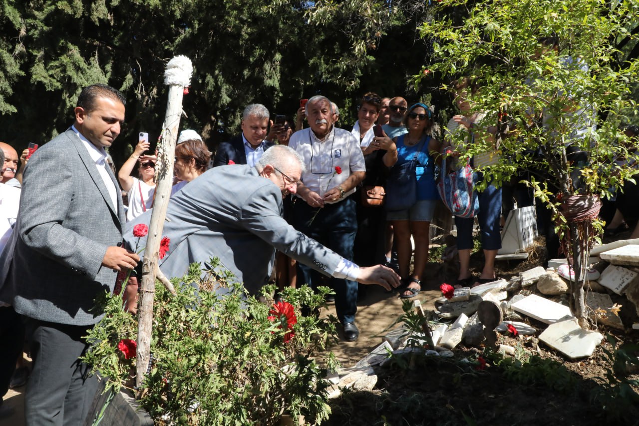 Tuncel Kurtiz, Edremit’te ki mezarı başında anıldı