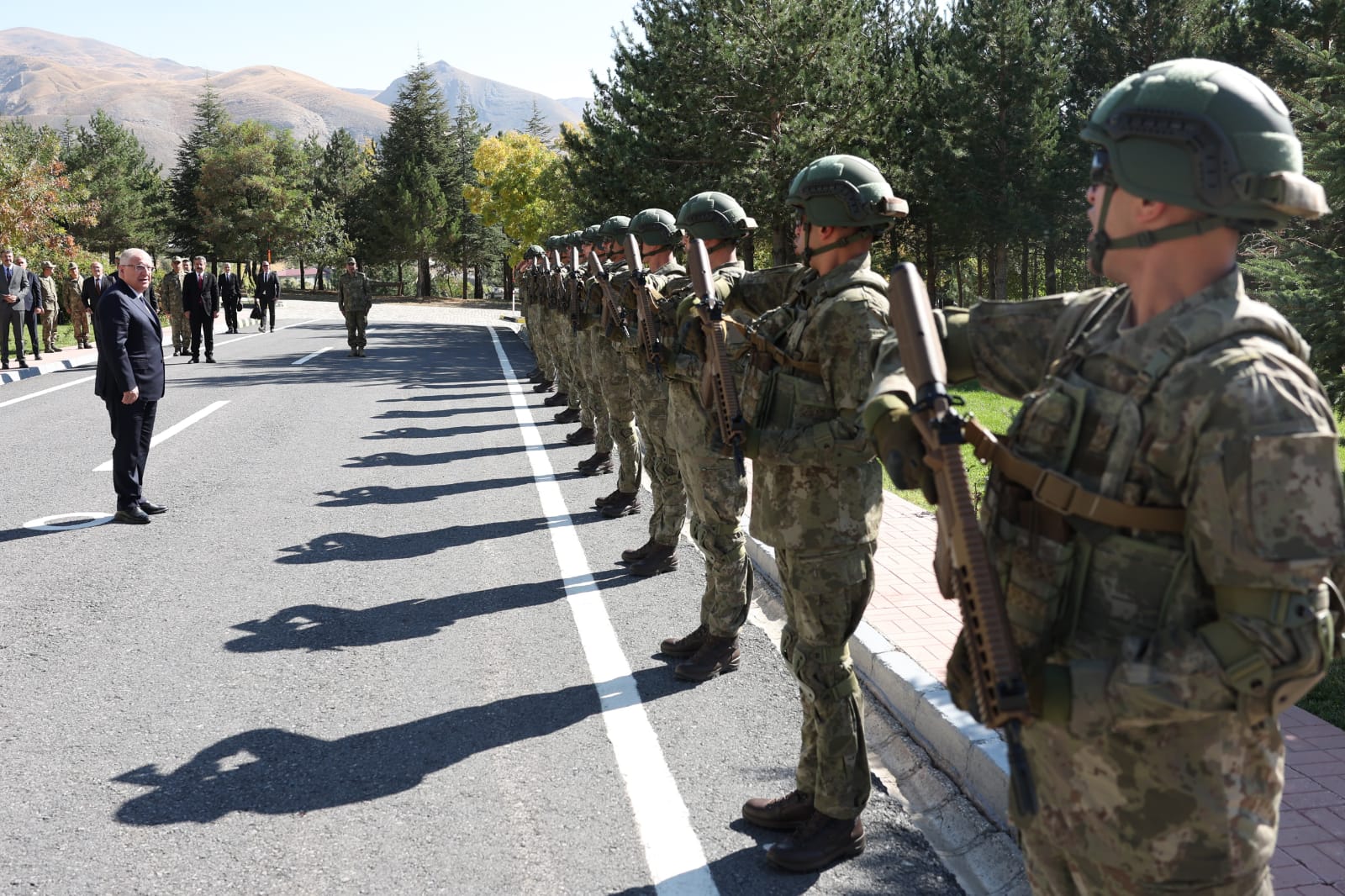 Bakan Güler, Hakkari’de