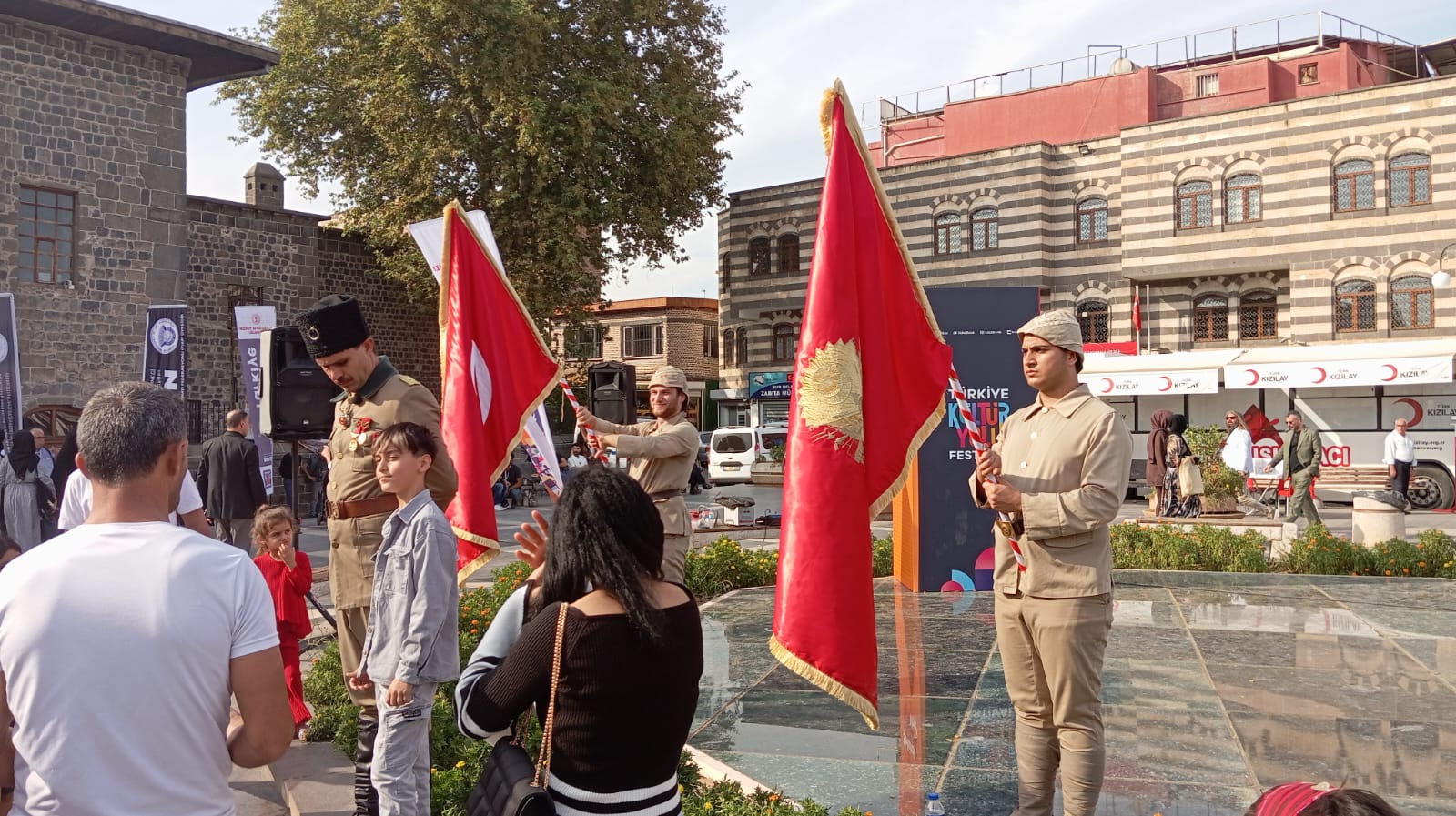 Düzeltme-Diyarbakır Kültür Yolu Festivali kapsamında turistler bölgeyi ziyaret ediyor