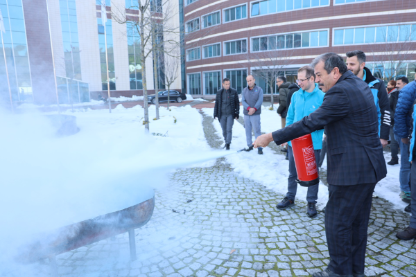 Düzce Üniversitesi’nde yangın tatbikatı yapıldı