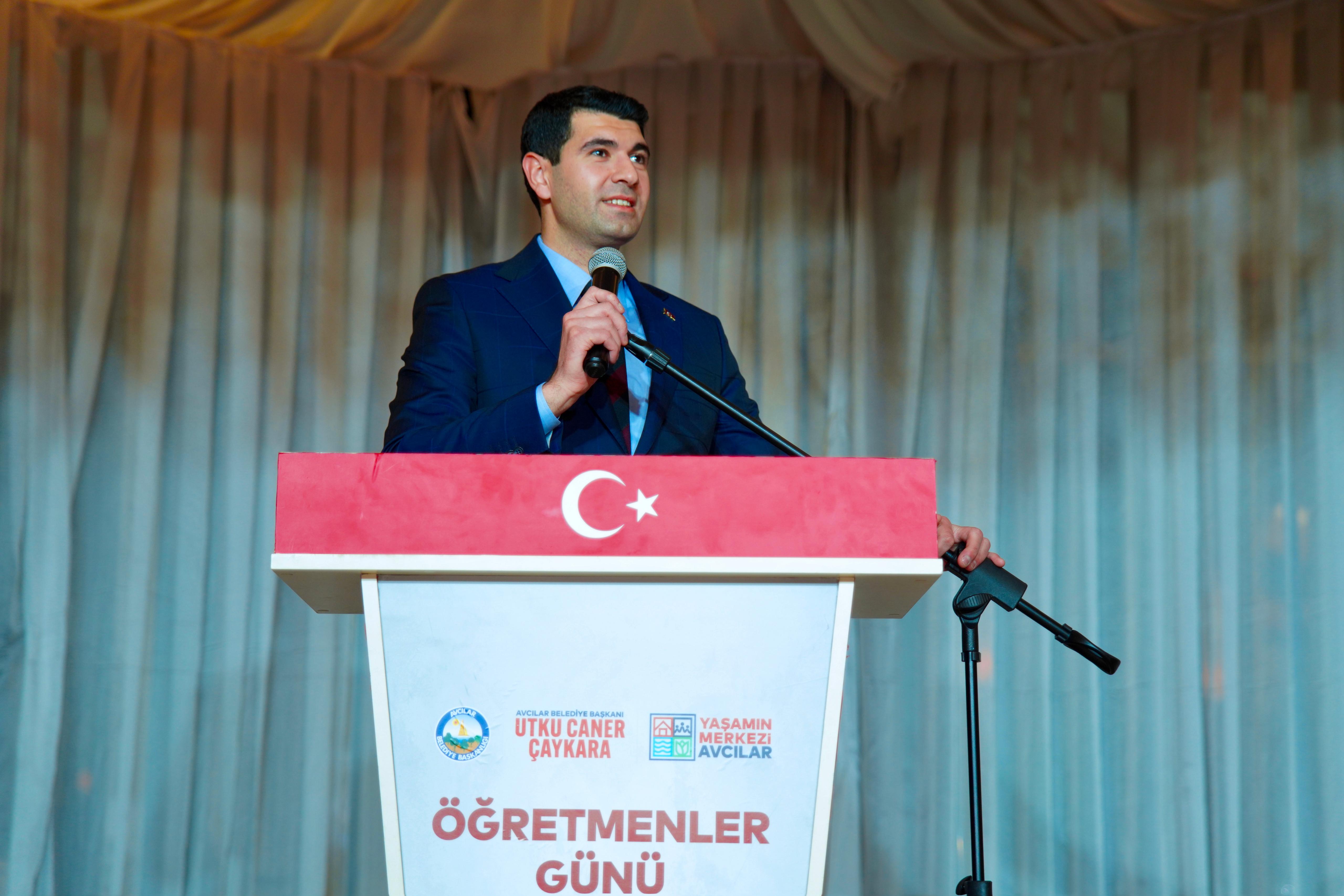 Avcılar’da Öğretmenler Günü için öğretmenlere kutlama programı düzenlendi