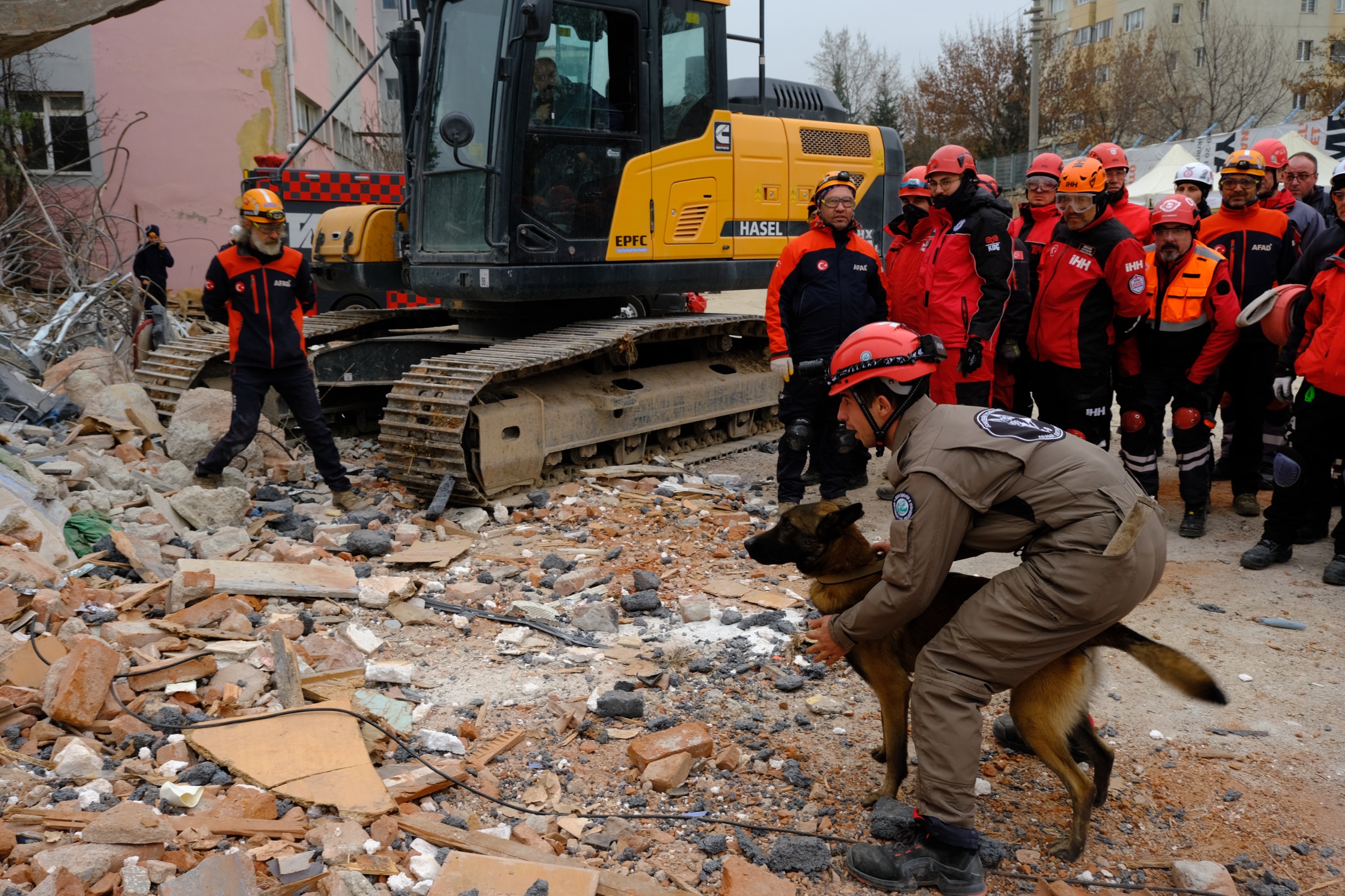 Eskişehir Büyükşehir İtfaiyesi, deprem tatbikatına katıldı