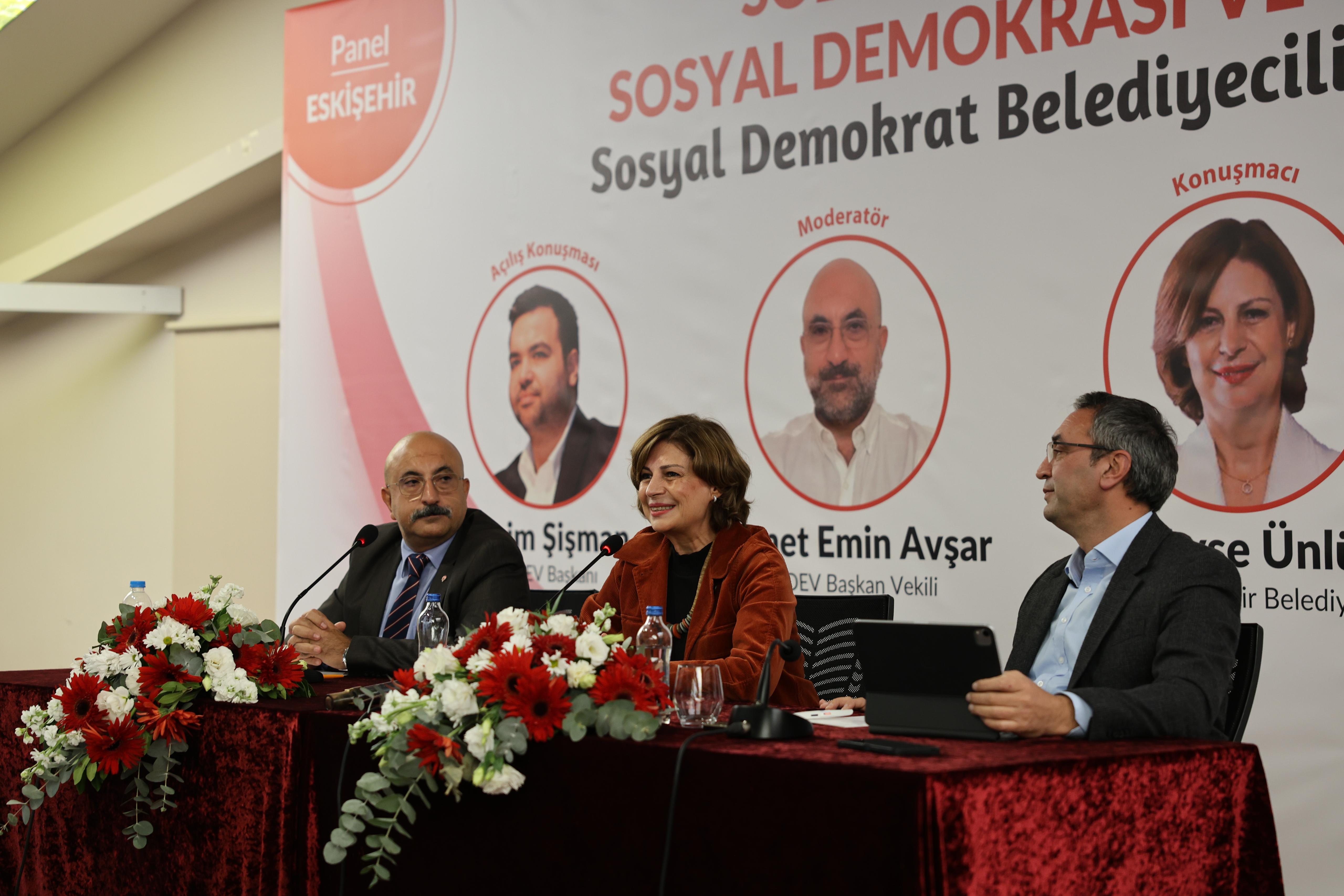 Eskişehir’de “Sosyal Demokrasi ve Belediyecilik Anlayışı” paneli düzenlendi