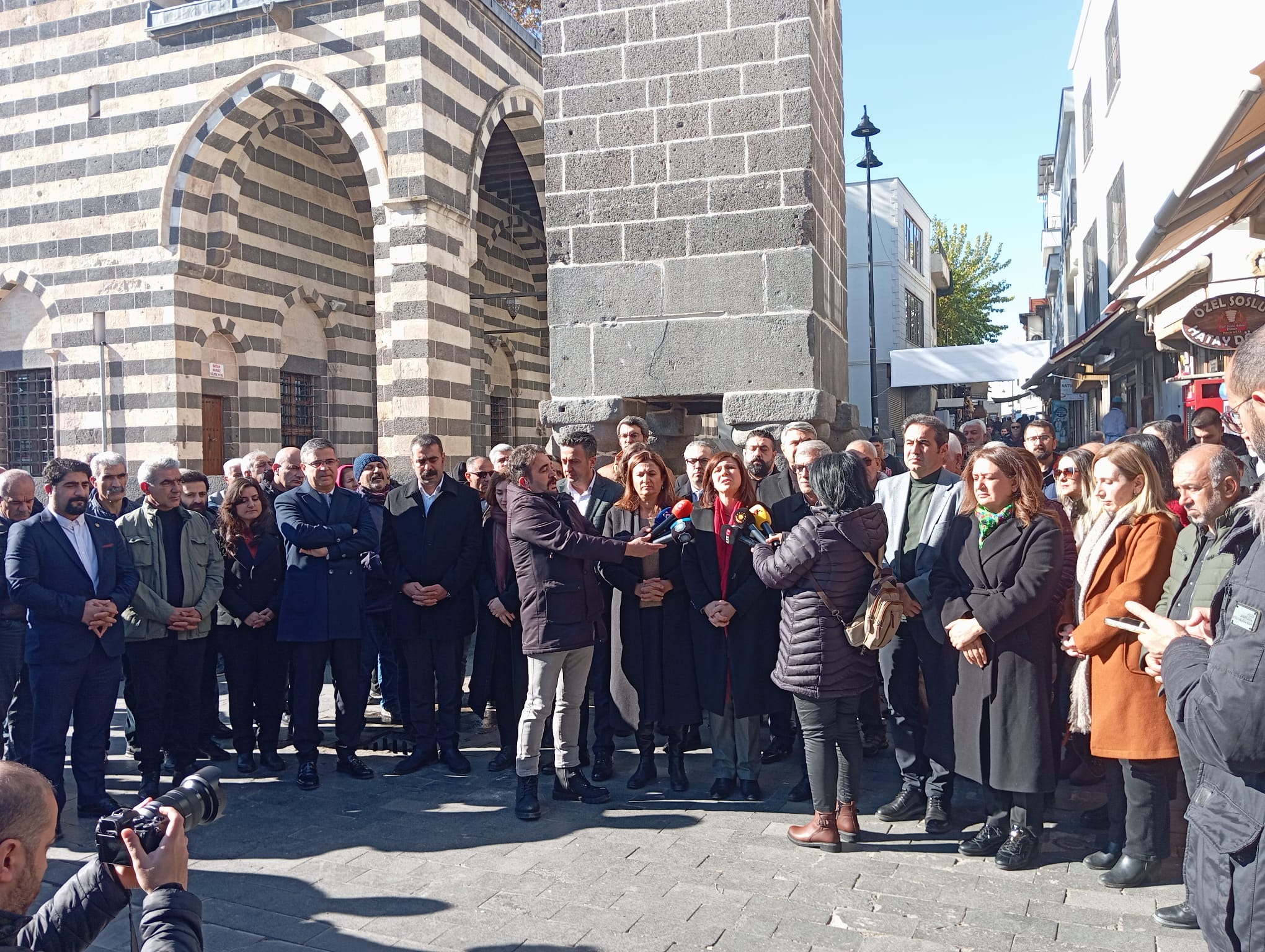 Diyarbakır’da Yenikapı Sokağı’nın adı “Tahir Elçi Sokağı” oldu